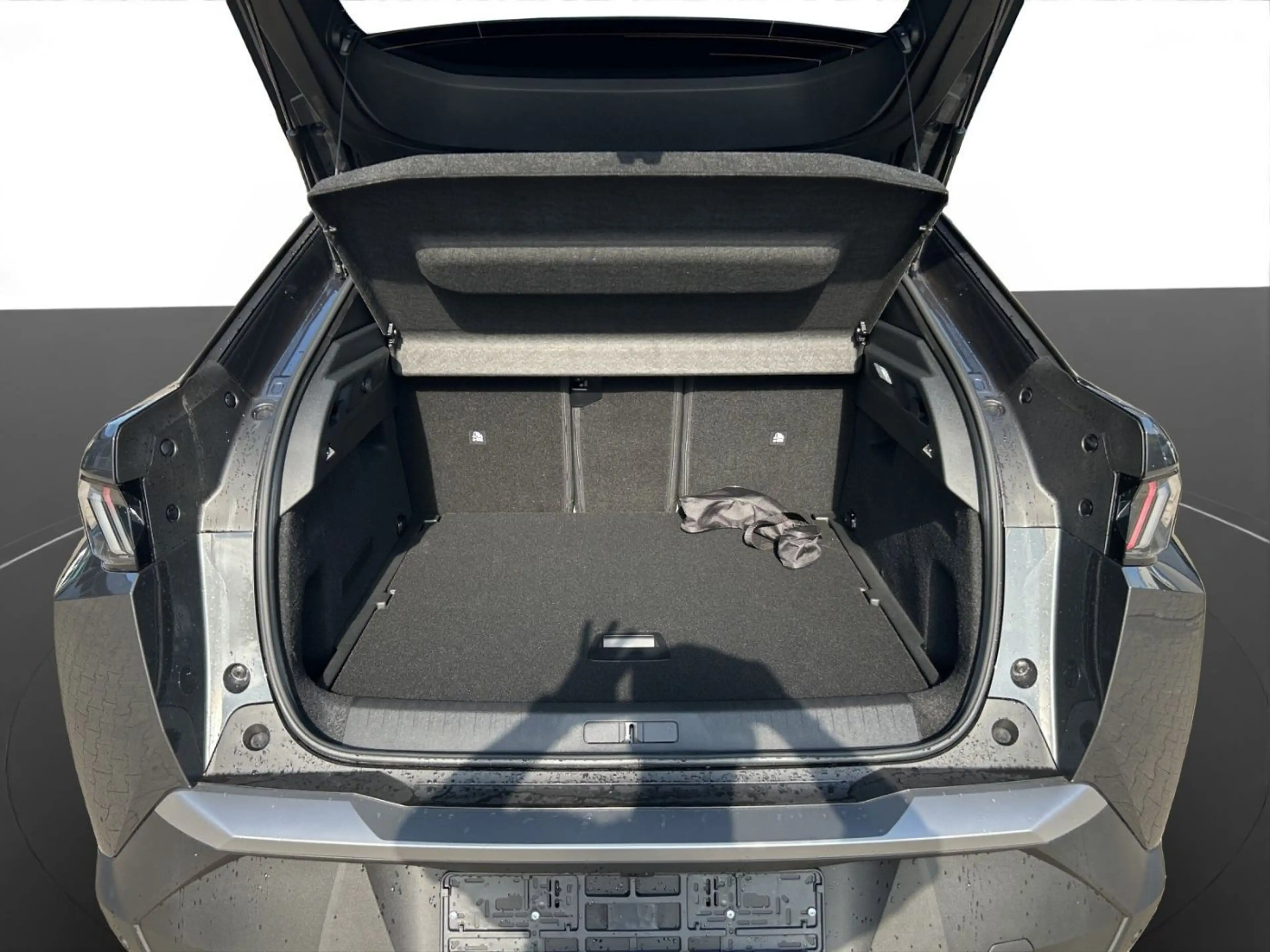 Peugeot 3008 Allure Hybrid 145 360° AHK SHZ NAVI CARPLAY — photo 12
