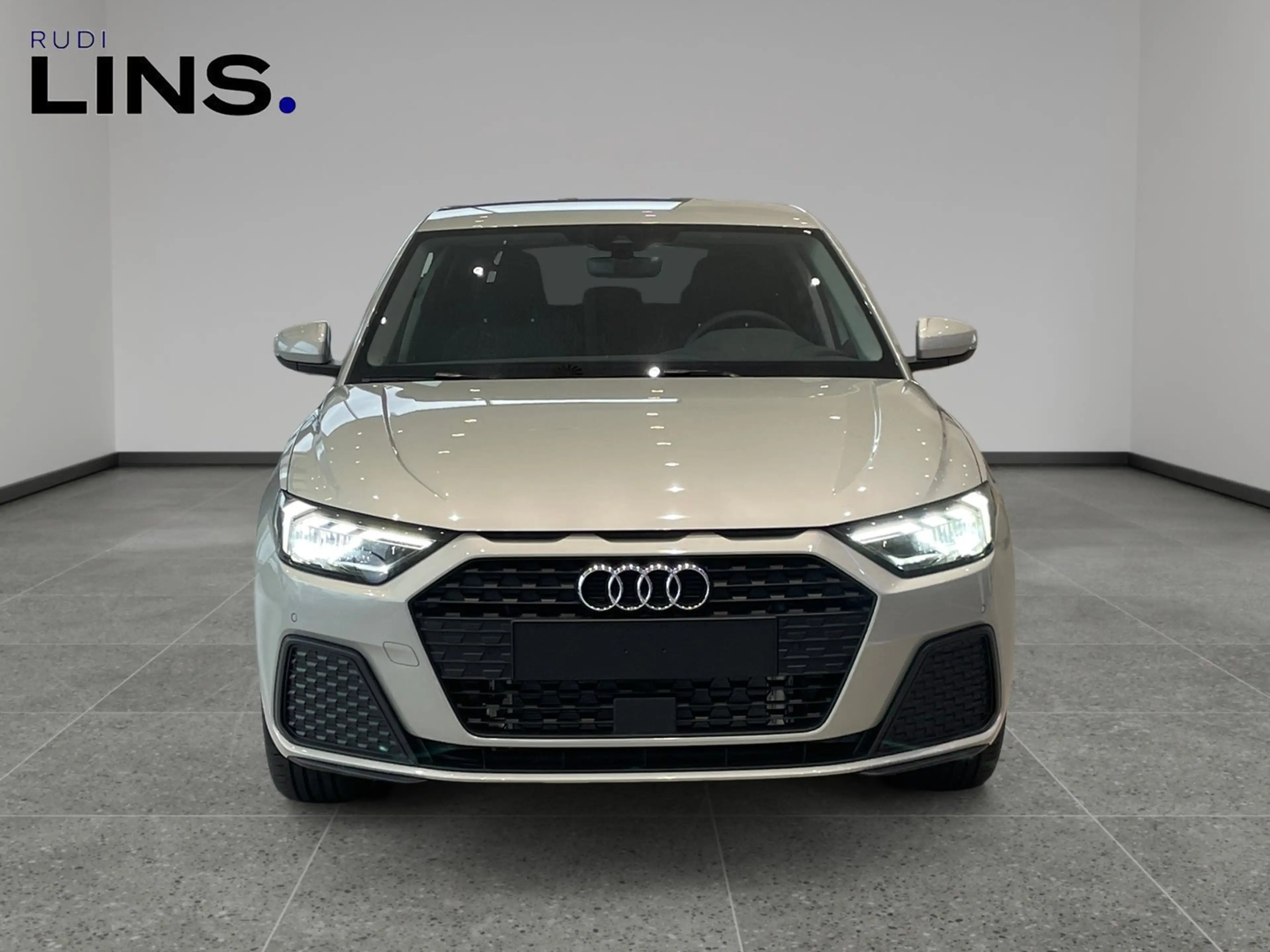 Audi A1 30 TFSI intense — photo 8