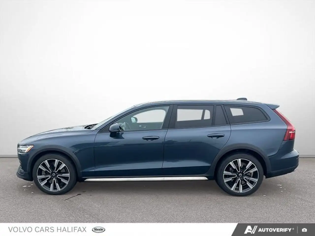 Volvo V60 Cross Country photo Volvo V60 Cross Country