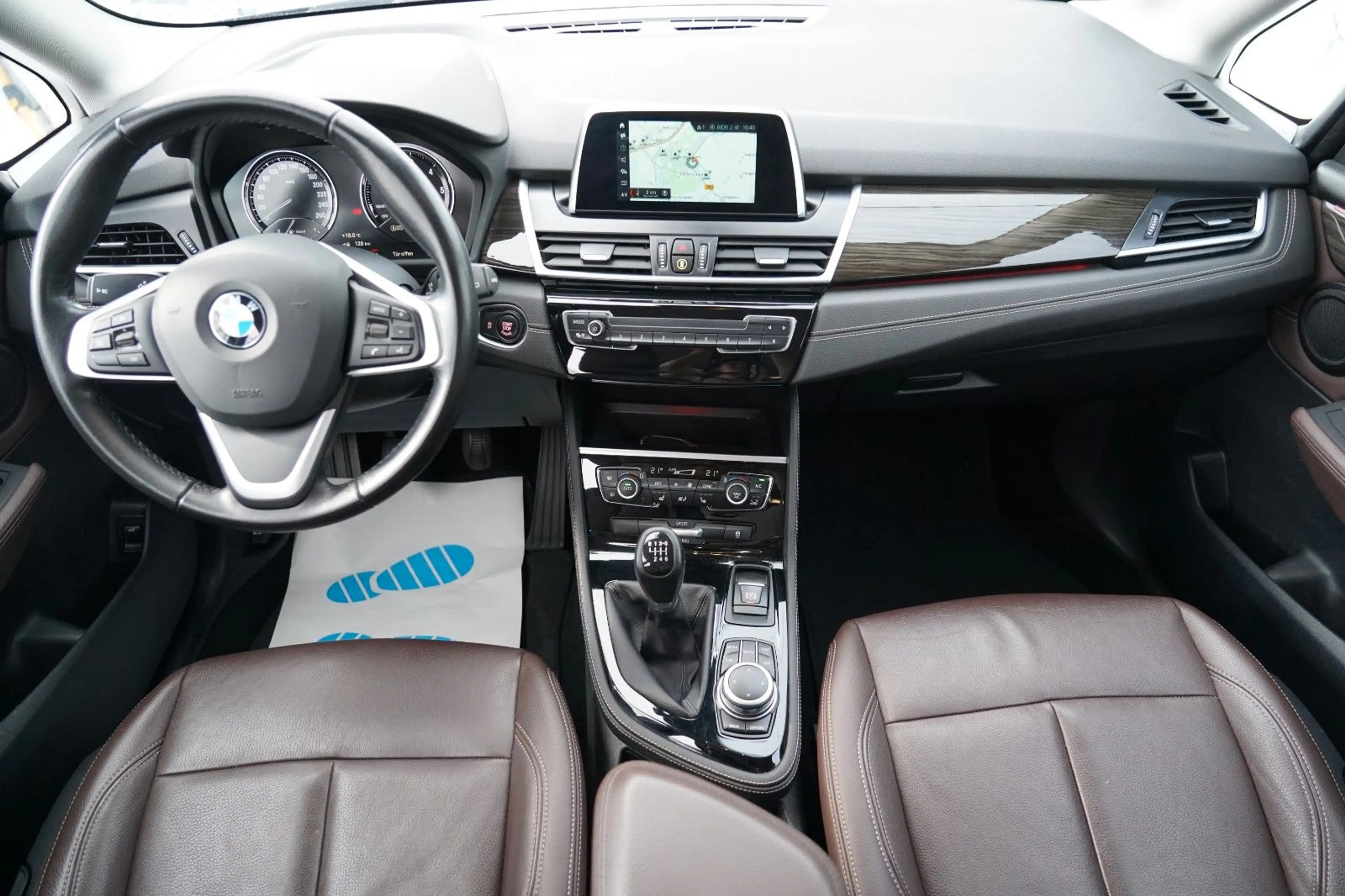 BMW 216 Luxury Line 7Sitze LED NAVI — photo 10