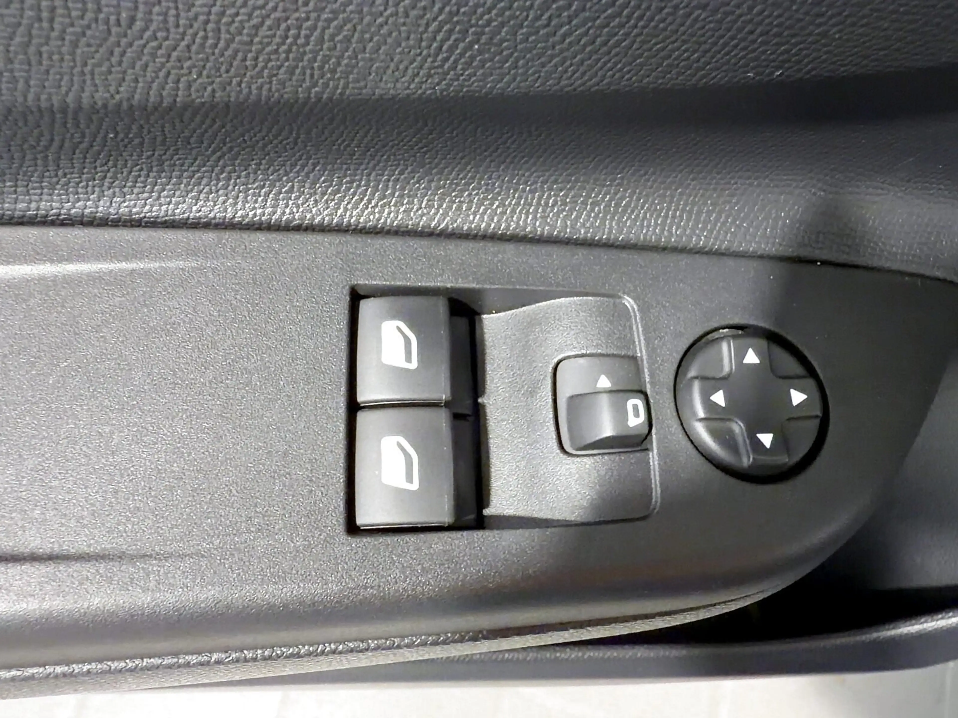 Opel Corsa-e F LED+Sitz-/Lenkradheizung+Parkpilot — photo 10