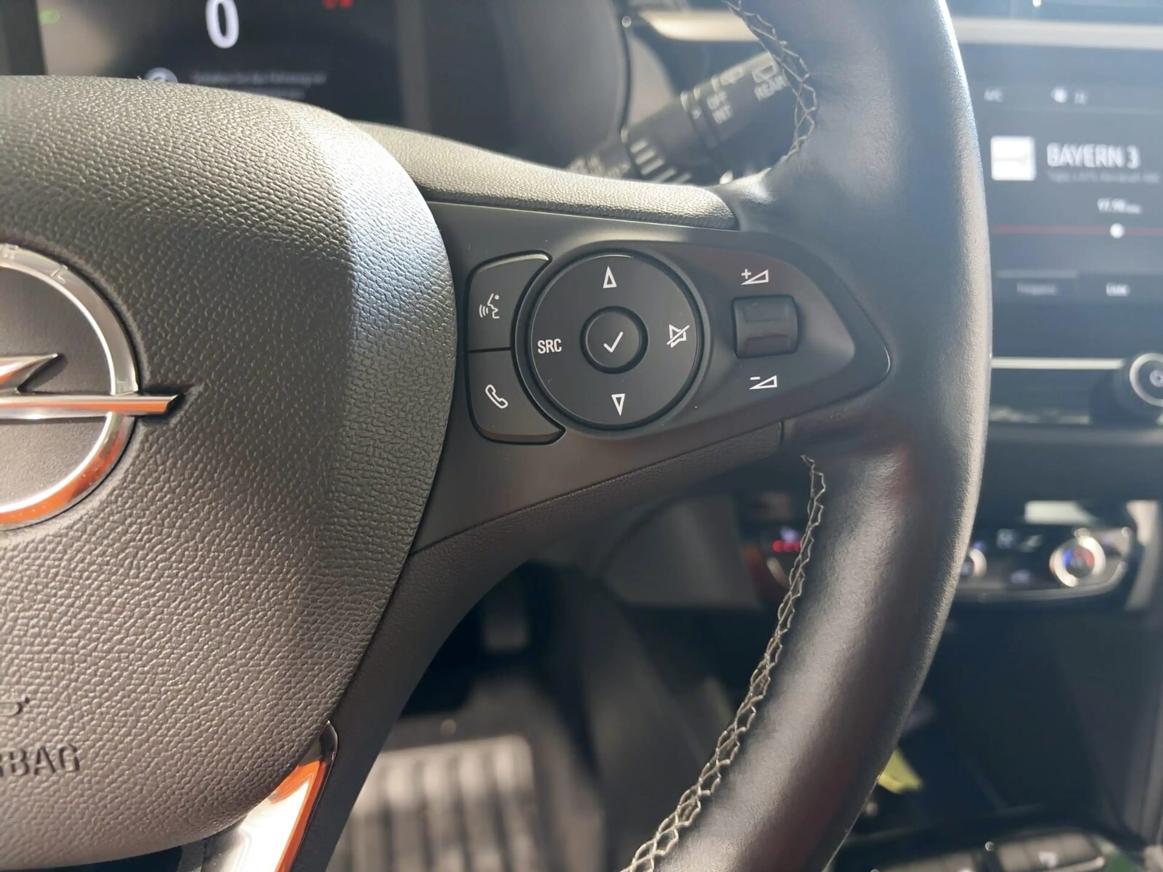 Opel Corsa-e F LED+Sitz-/Lenkradheizung+Parkpilot — photo 13