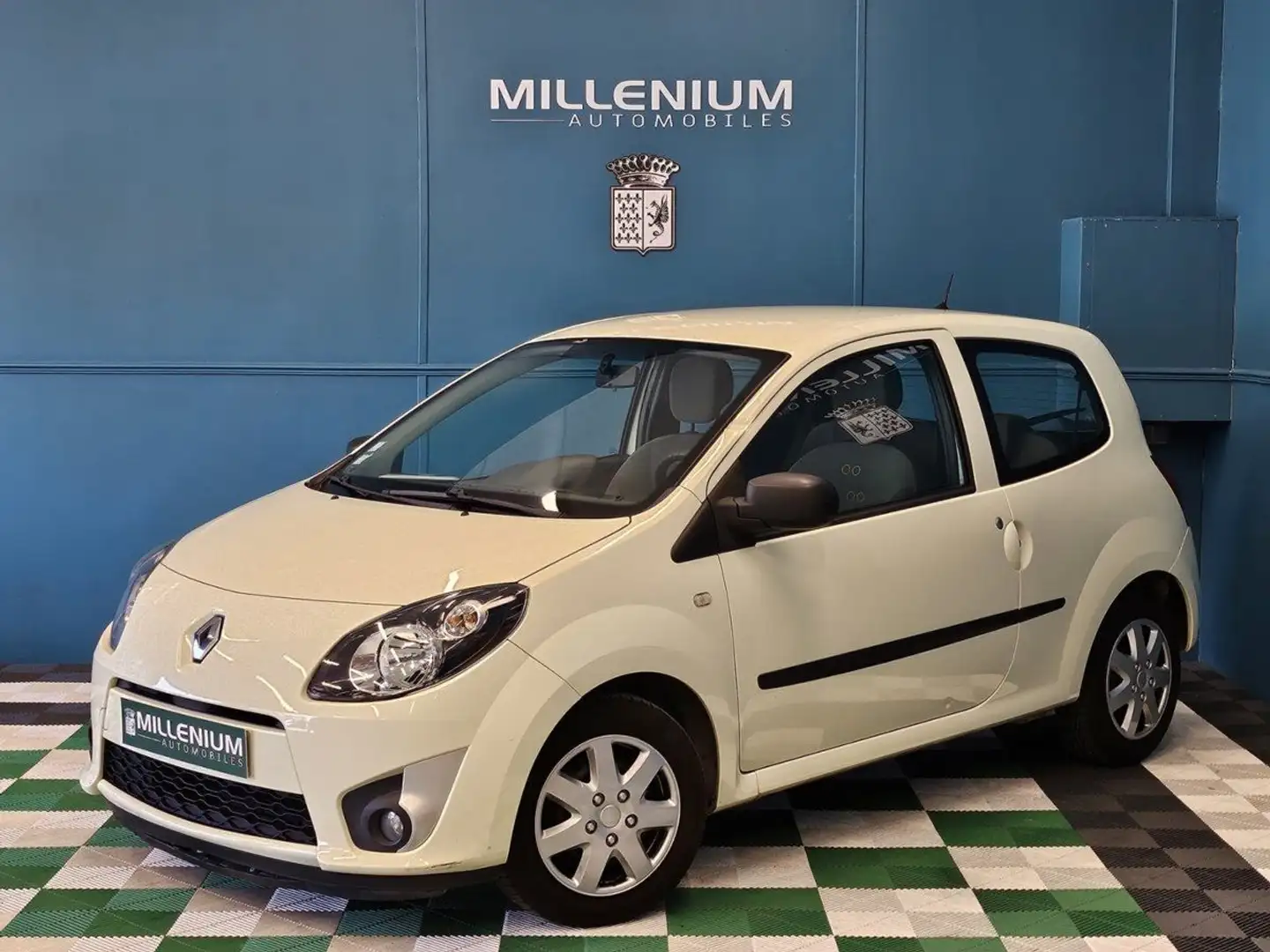 Renault Twingo II 1.2 LEV 16V 75CH ACCESS ECO² Jaune - 1