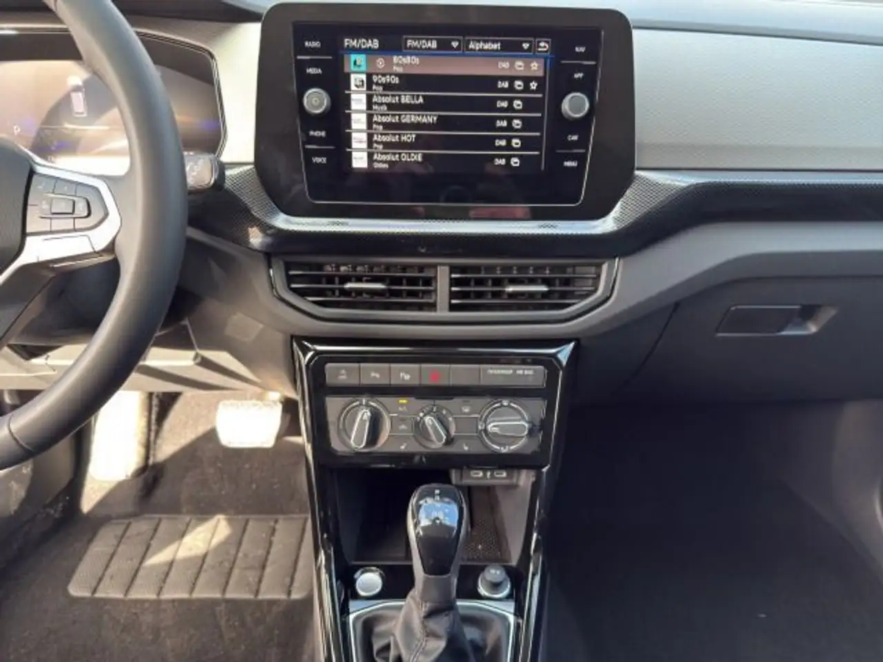 Volkswagen T-Cross Life 1.0 TSI DSG ACC+RFK+LED+APP-CONNECT 12
