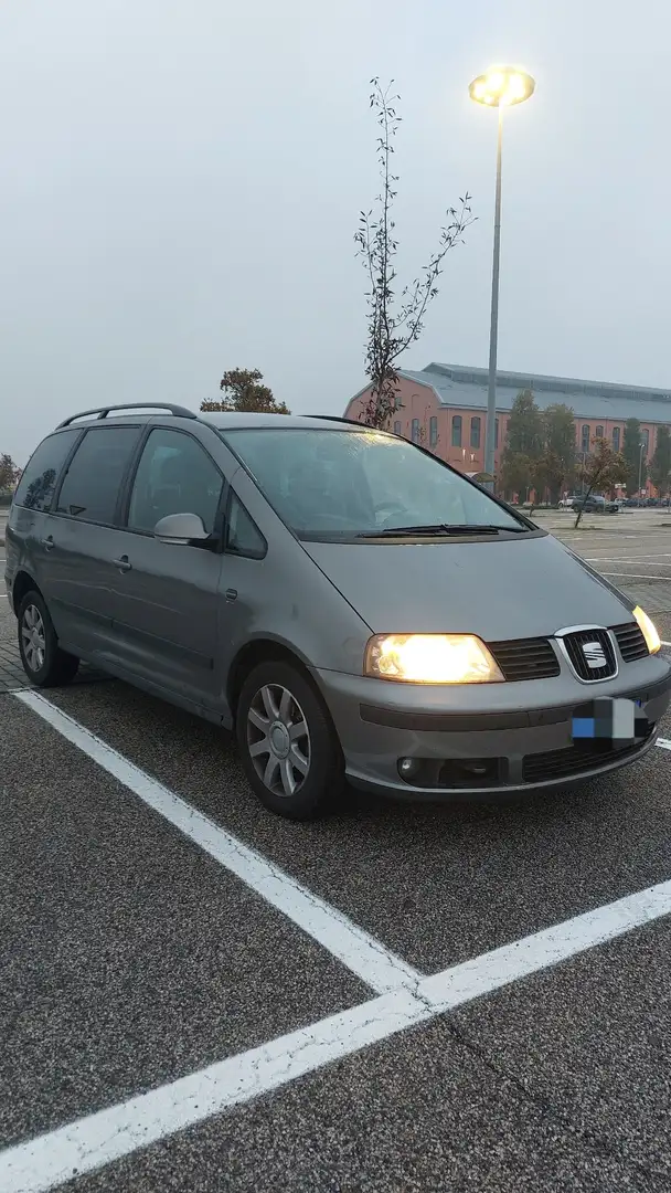 SEAT Alhambra Alhambra 2.0 tdi Reference dpf Szürke - 2