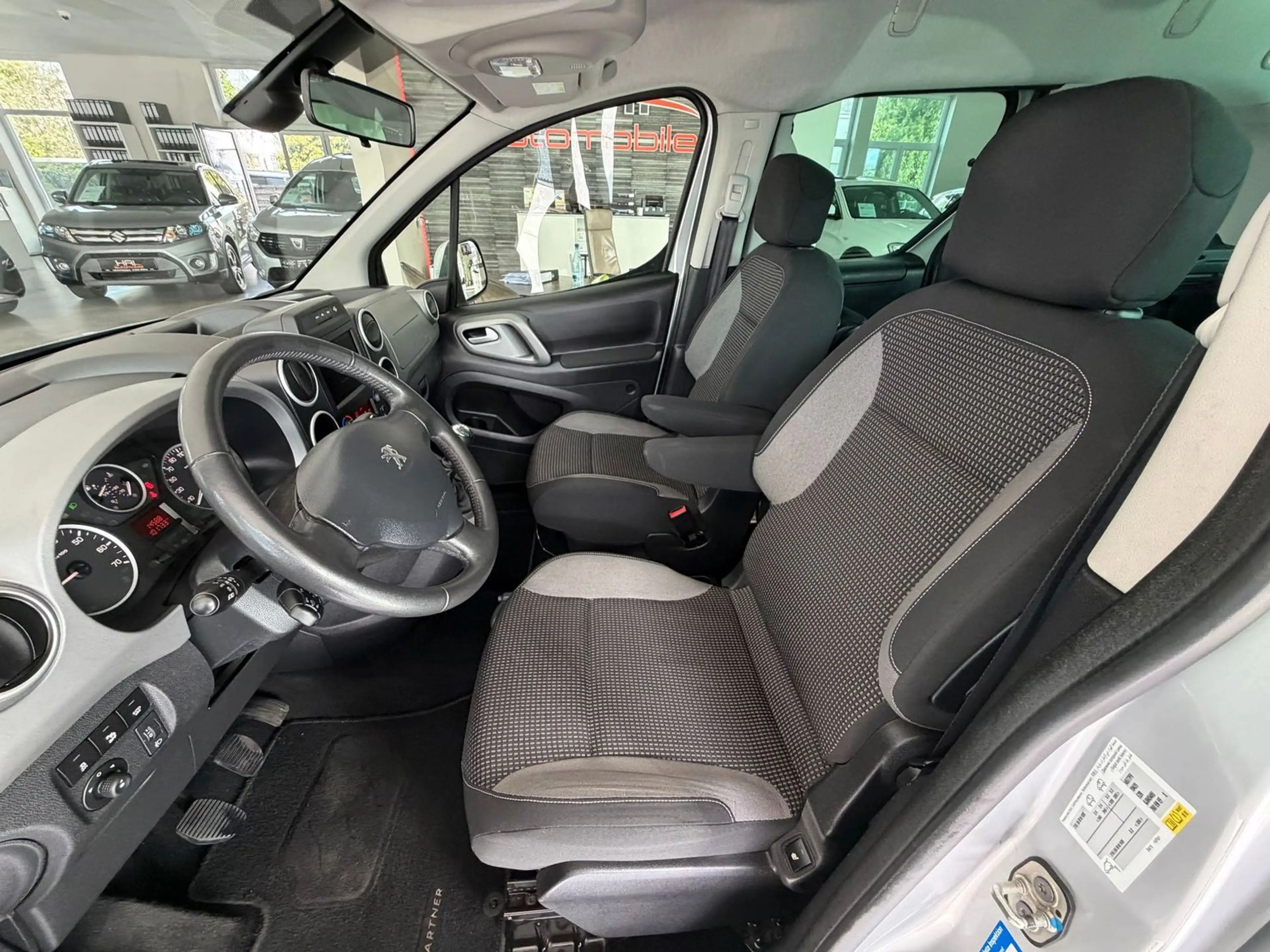 Peugeot Partner Esplanade 5-Sitzer/Behindertengerecht/Klima — photo 21