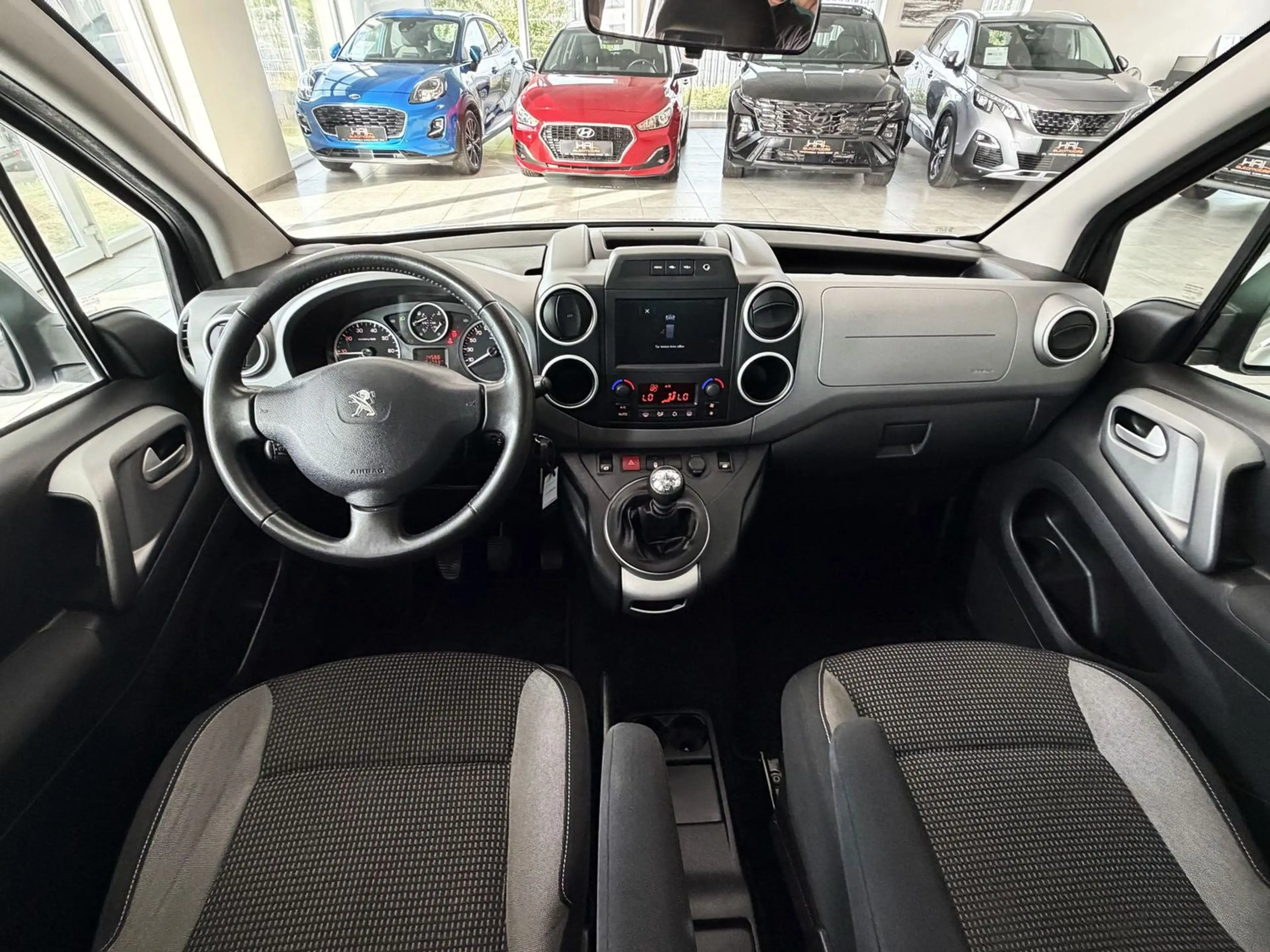 Peugeot Partner Esplanade 5-Sitzer/Behindertengerecht/Klima — photo 9