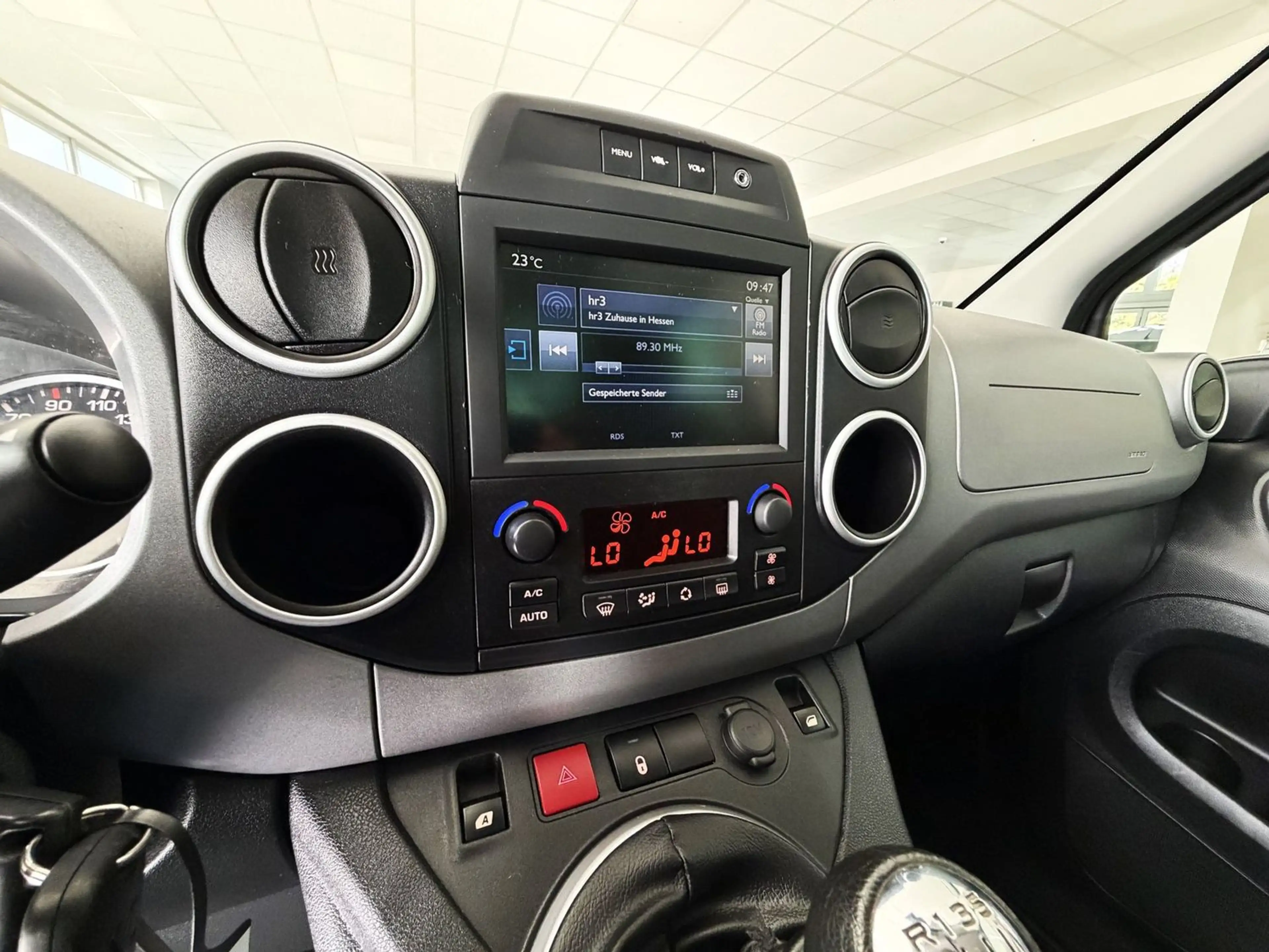 Peugeot Partner Esplanade 5-Sitzer/Behindertengerecht/Klima — photo 10