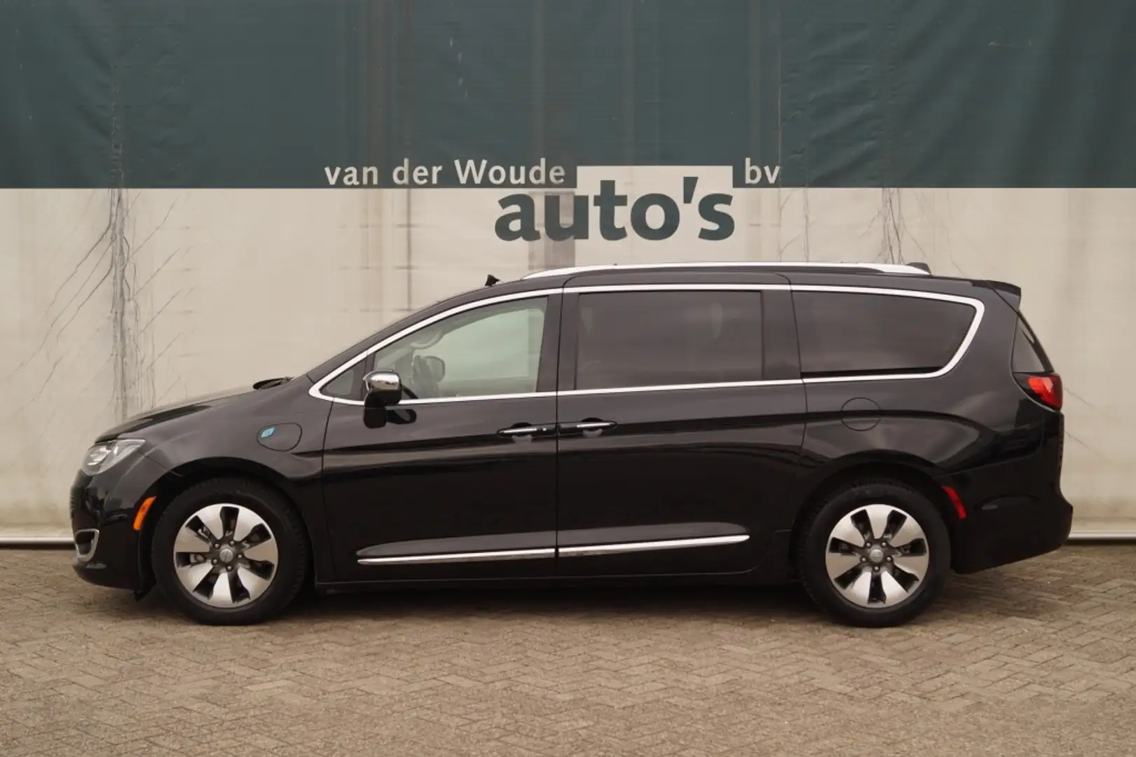 Chrysler Pacifica 3.6 V6 263pk Automaat 7-persoons -Full options- Negro - 1