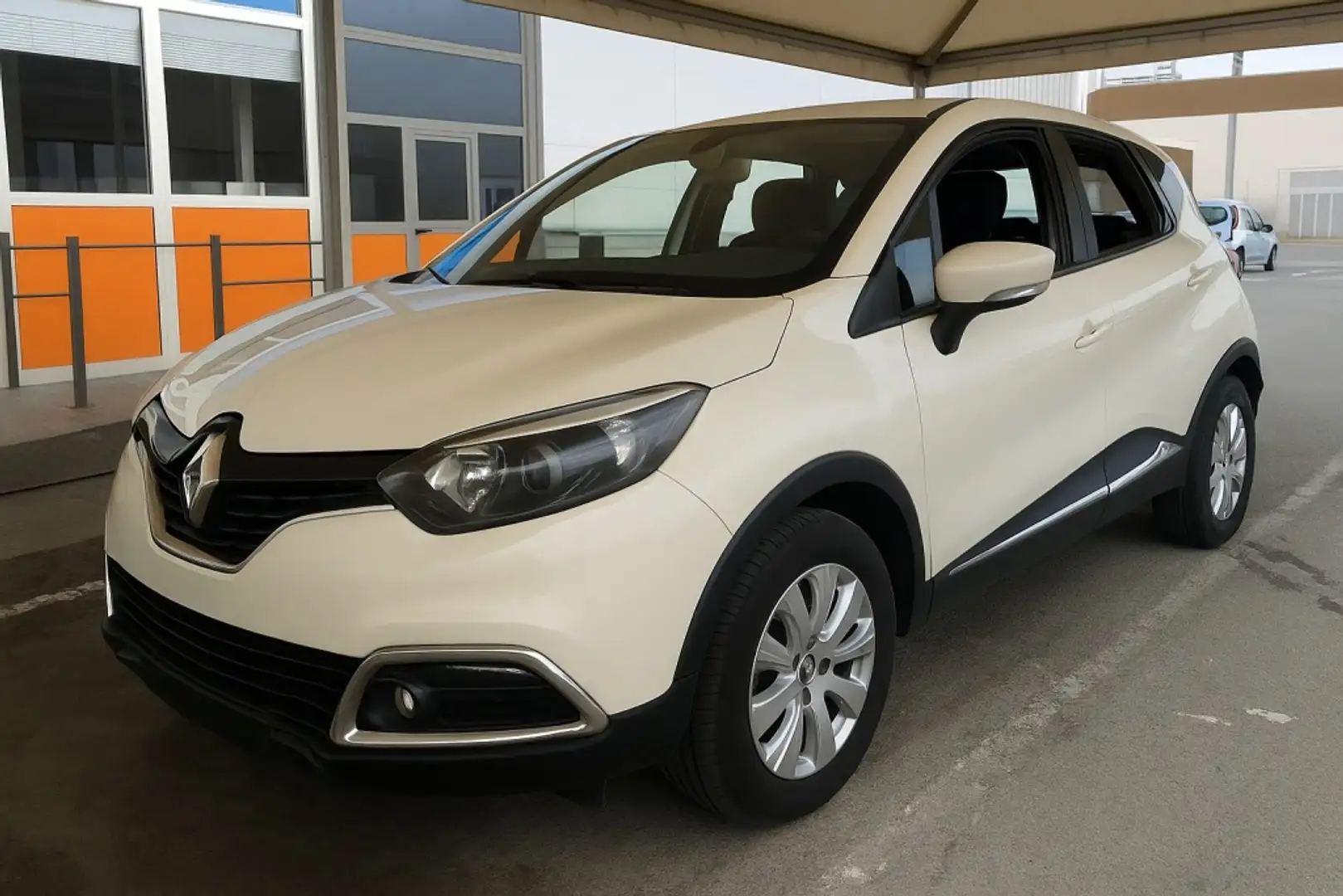 Renault Captur 1.5dCi Intens eco2 EDC 90 Beige - 1