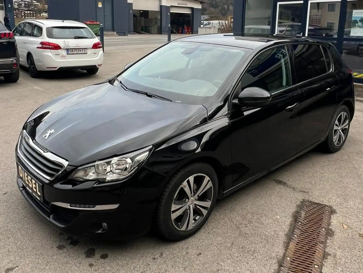 Peugeot 308 308 1,6 Blue HDi Style Style Schwarz - 2