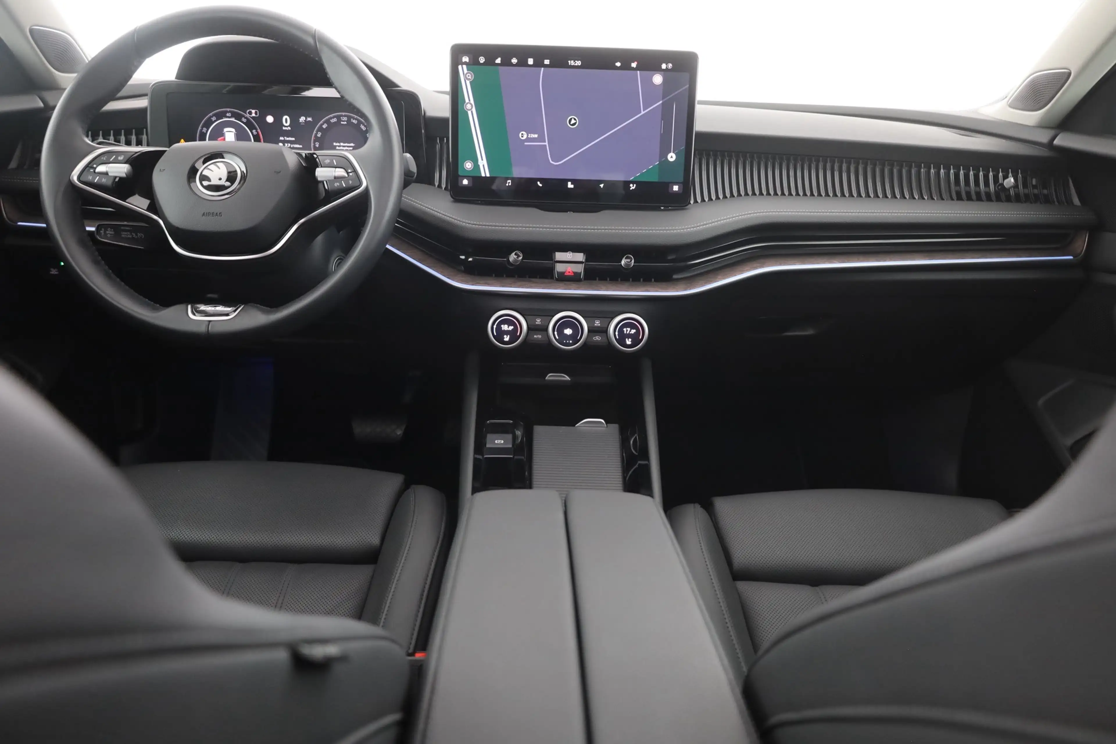 Skoda Superb Combi 1.5 TSI DSG L&K LED Navi Panorama — photo 9