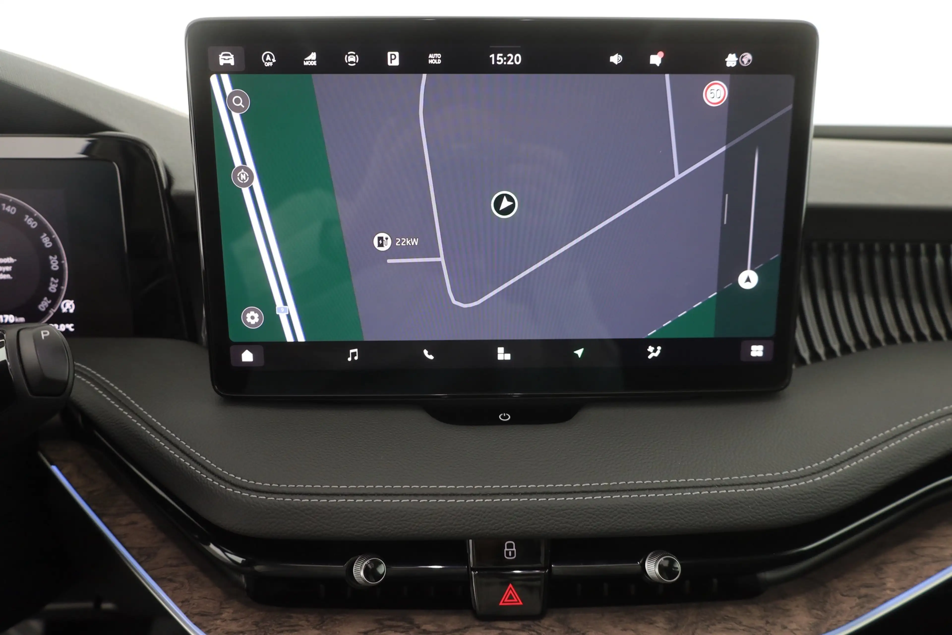 Skoda Superb Combi 1.5 TSI DSG L&K LED Navi Panorama — photo 12