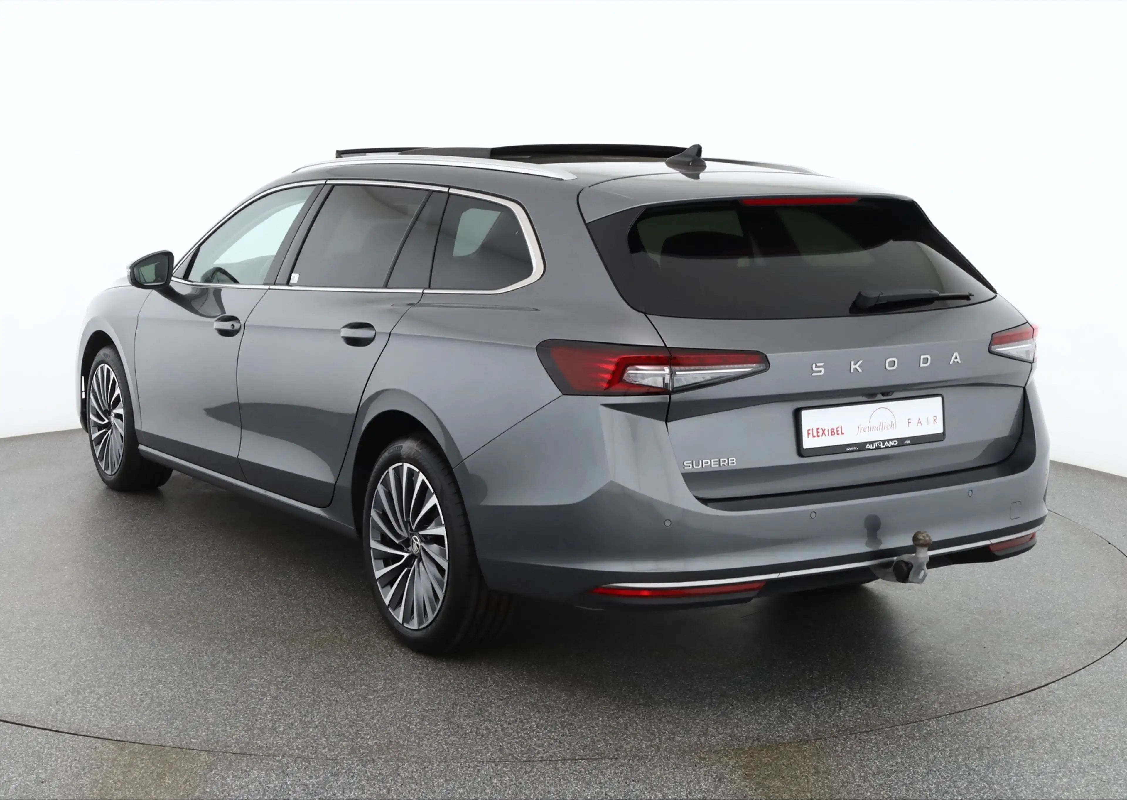 Skoda Superb Combi 1.5 TSI DSG L&K LED Navi Panorama — photo 3