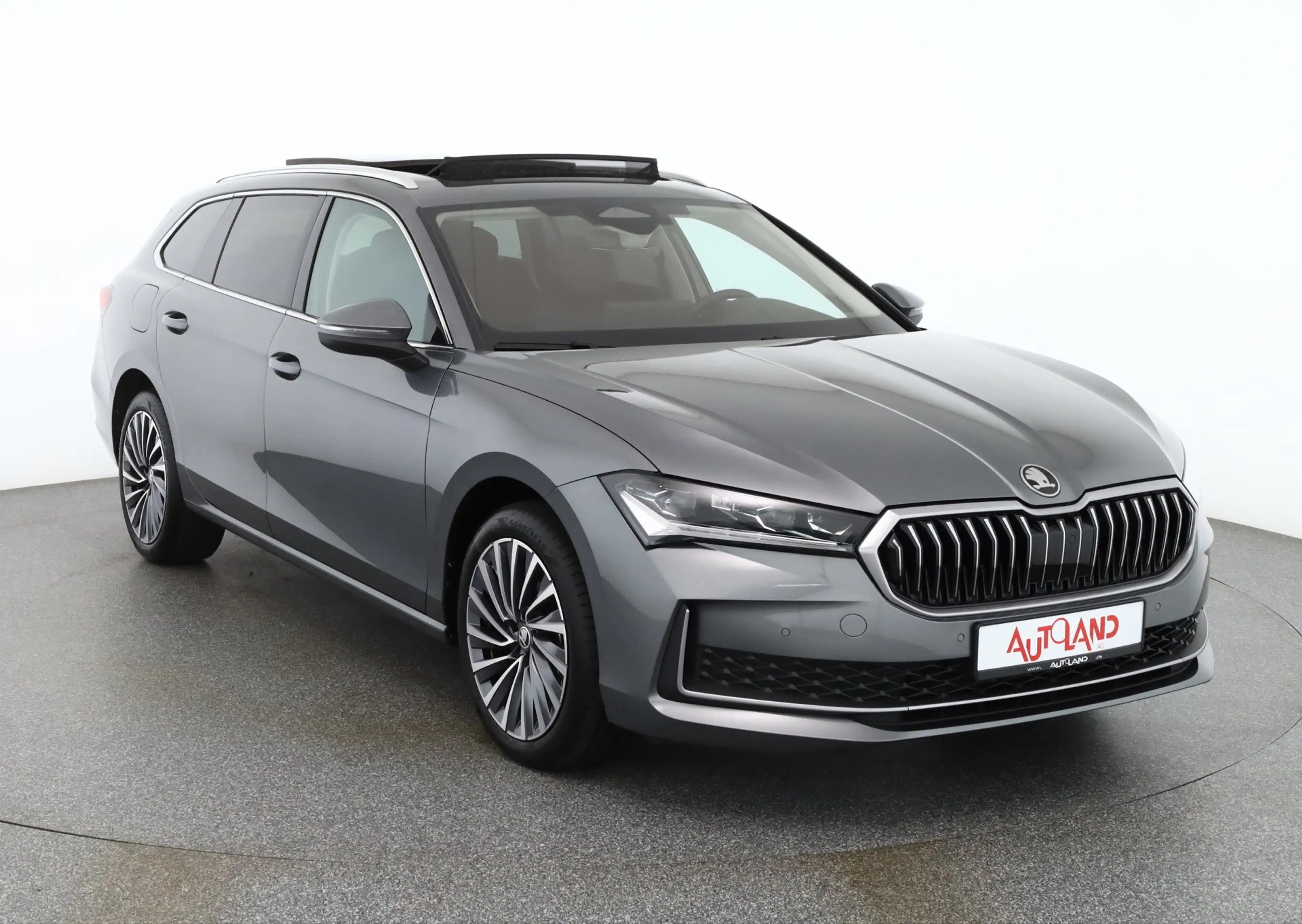 Skoda Superb Combi 1.5 TSI DSG L&K LED Navi Panorama — photo 7