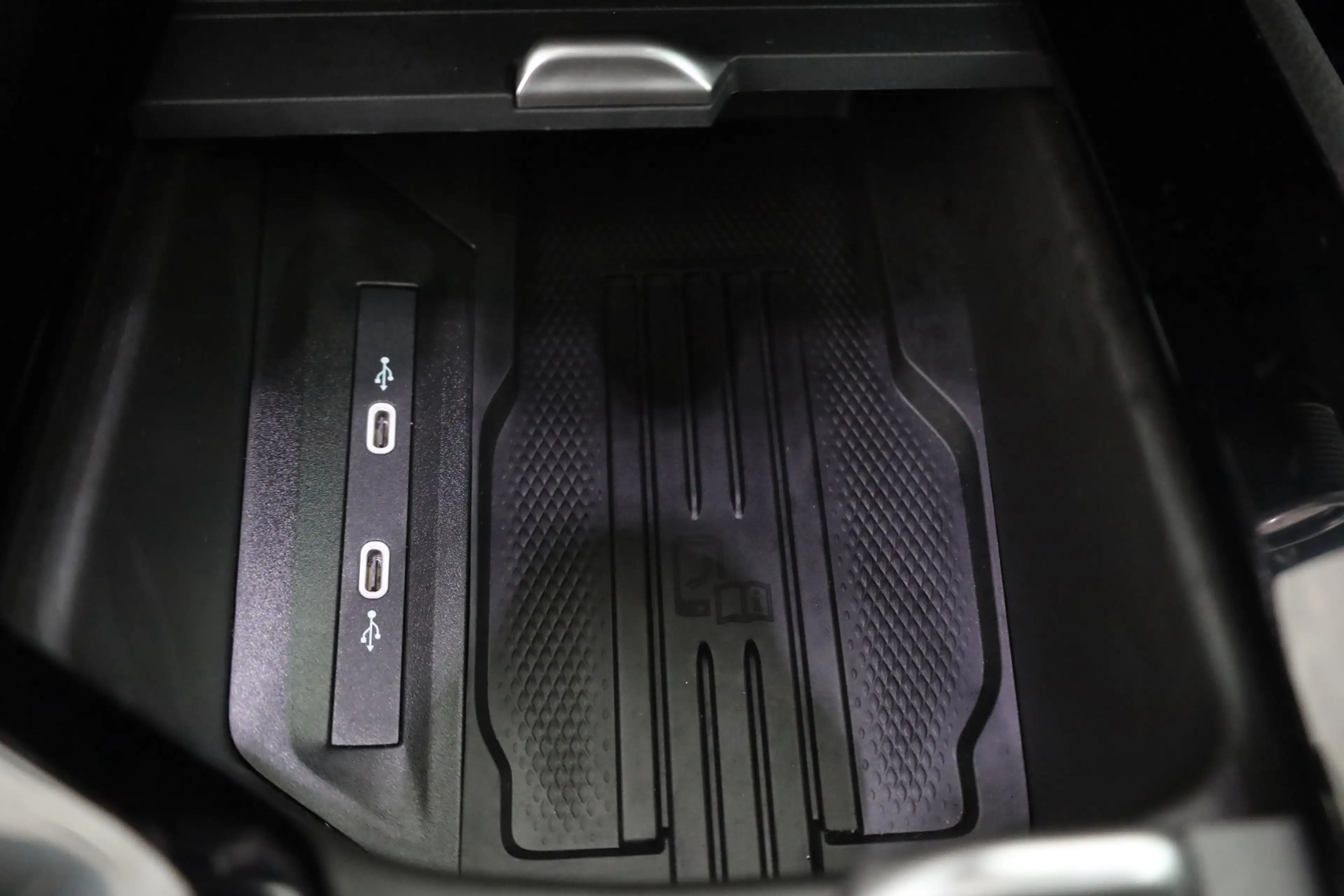 Skoda Superb Combi 1.5 TSI DSG L&K LED Navi Panorama — photo 14