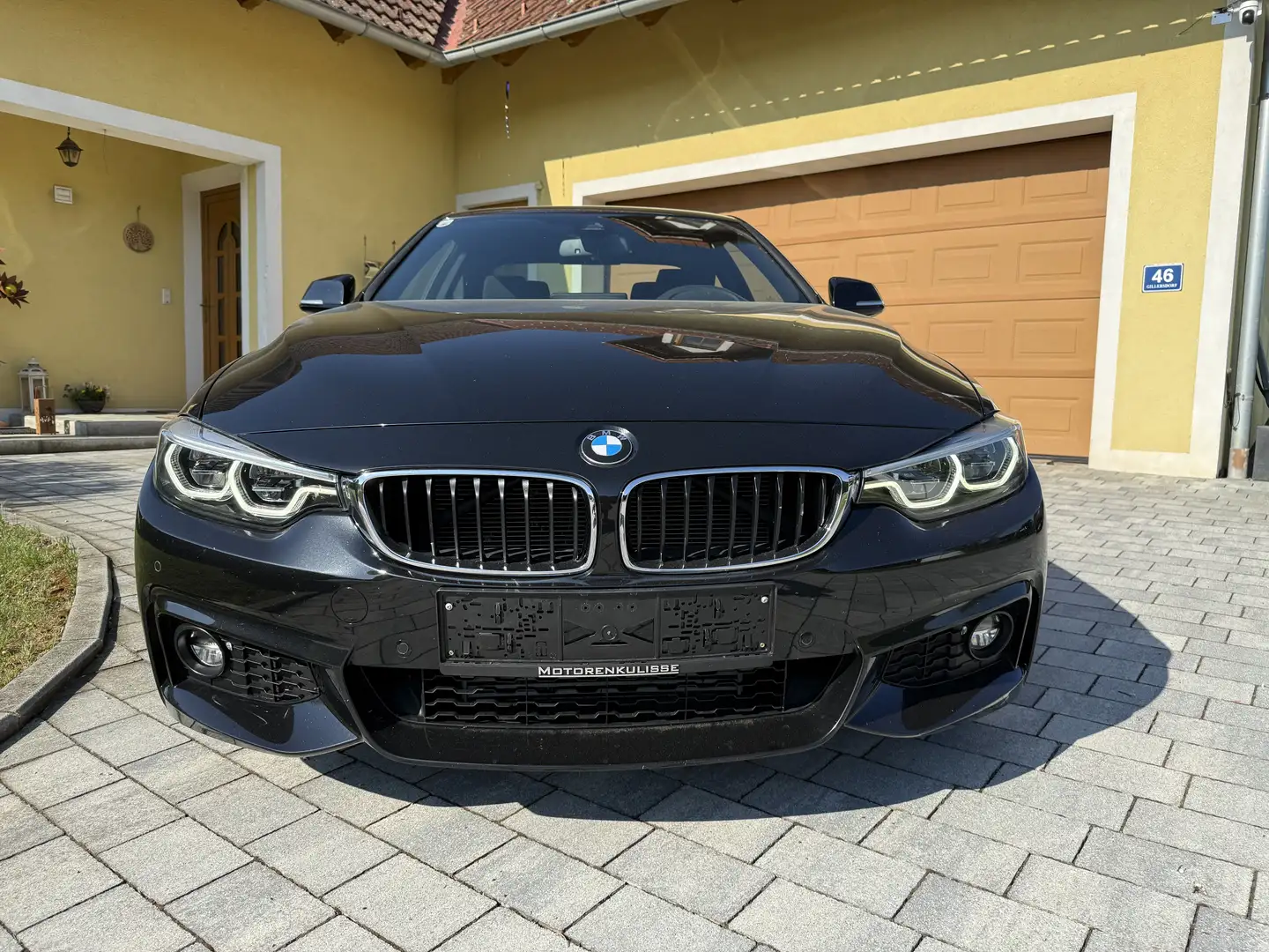 BMW 420 420d xDrive Coupe M Sport Aut. Schwarz - 1