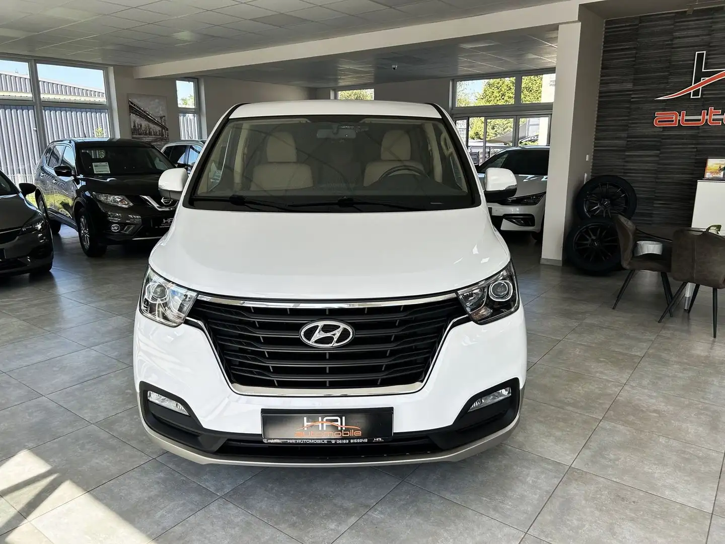 Hyundai H-1 Travel Premium Automatik/8 Sitzer/Leder/Navi/Kamer Bílá - 2