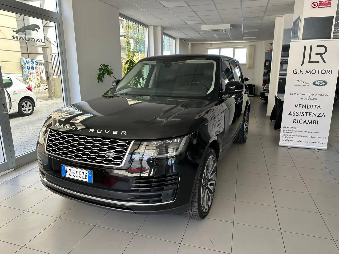 Land Rover Range Rover 3.0 tdV6 Vogue auto Zwart - 1