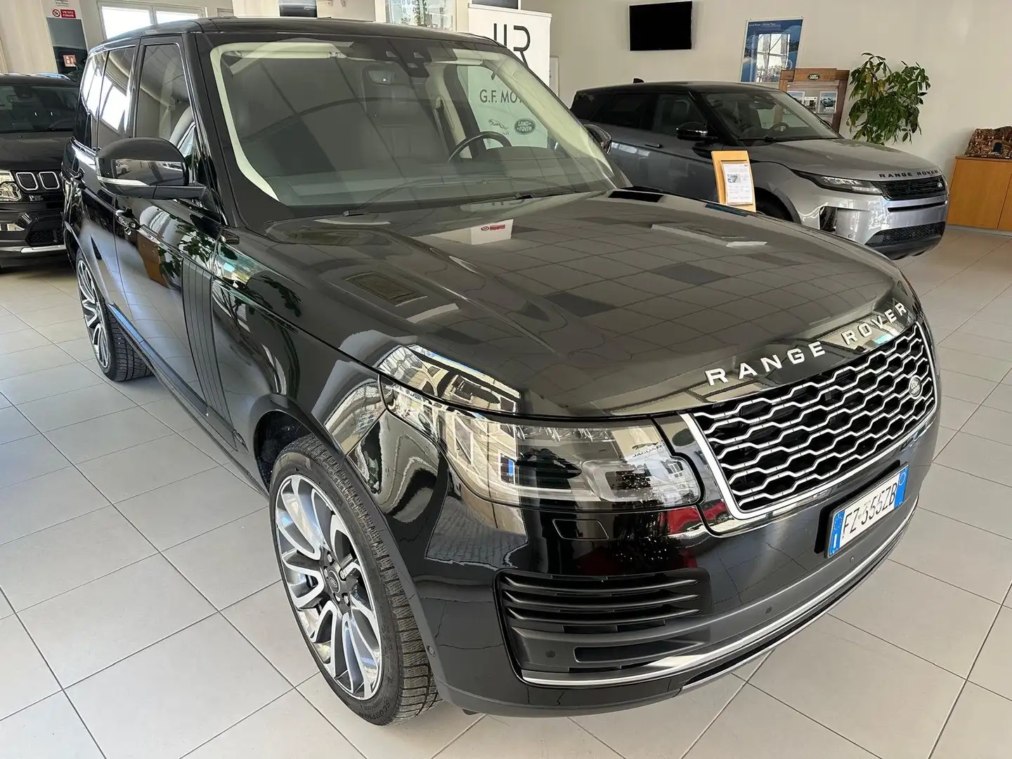 Land Rover Range Rover 3.0 tdV6 Vogue auto Zwart - 2