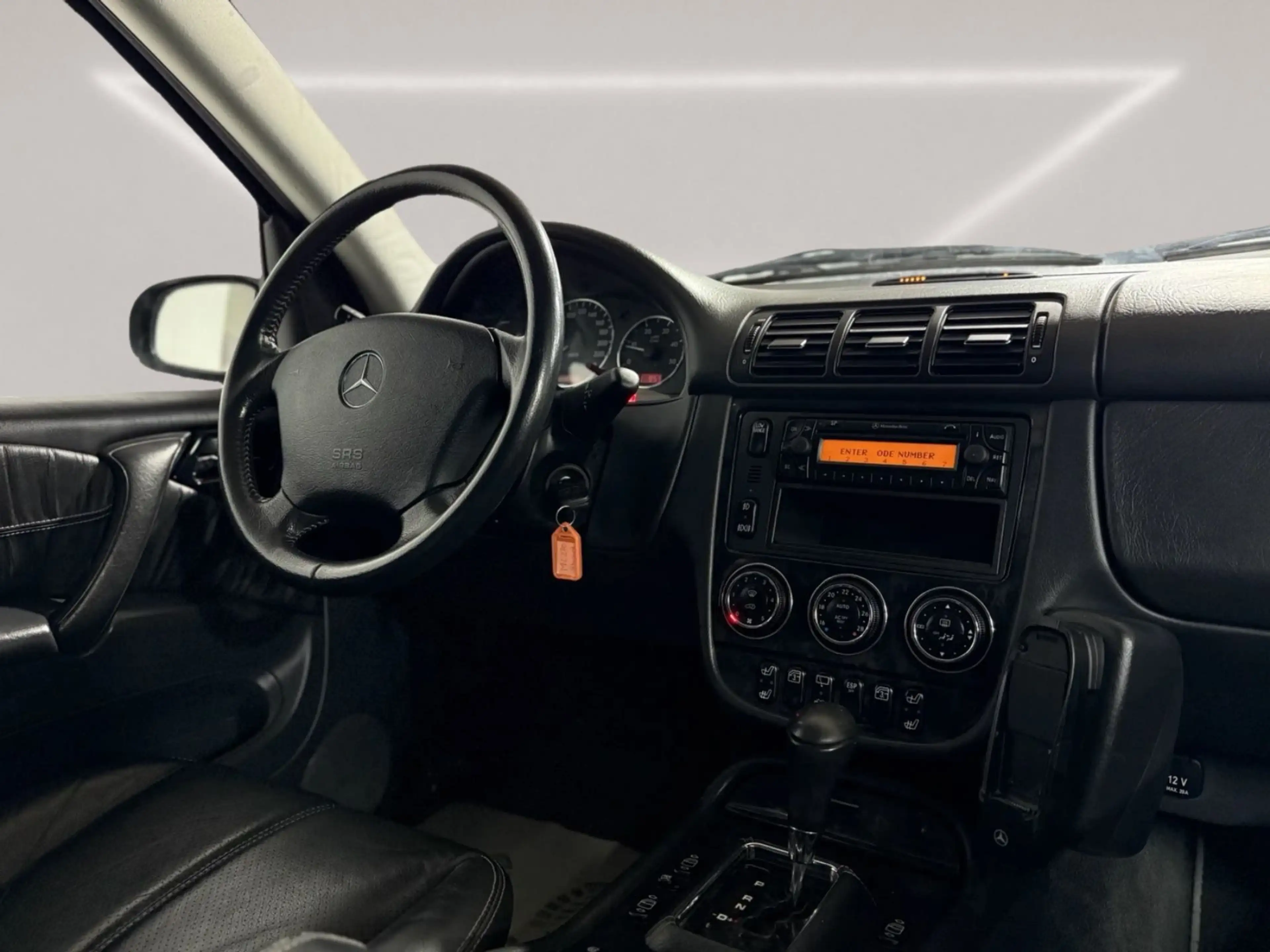 Mercedes-Benz ML 270 CDI Inspiration 2. HAND — photo 11