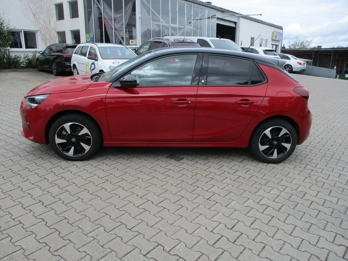 Opel Corsa F e Edition Rojo - 2