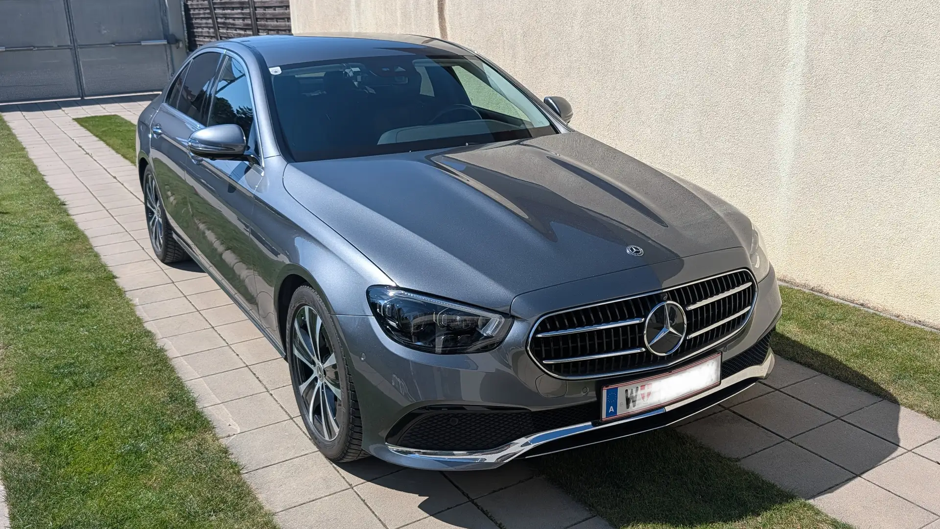 Mercedes-Benz E 220 E 220 d Aut. Grau - 1