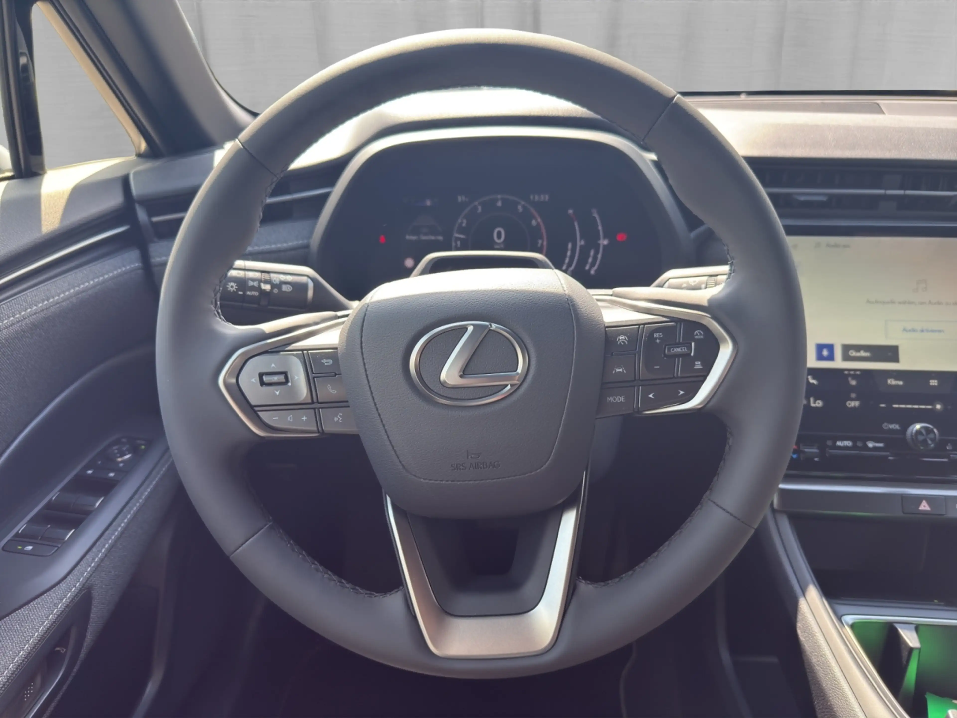 Lexus LBX LBX Basis 136 PS 2WD — photo 7