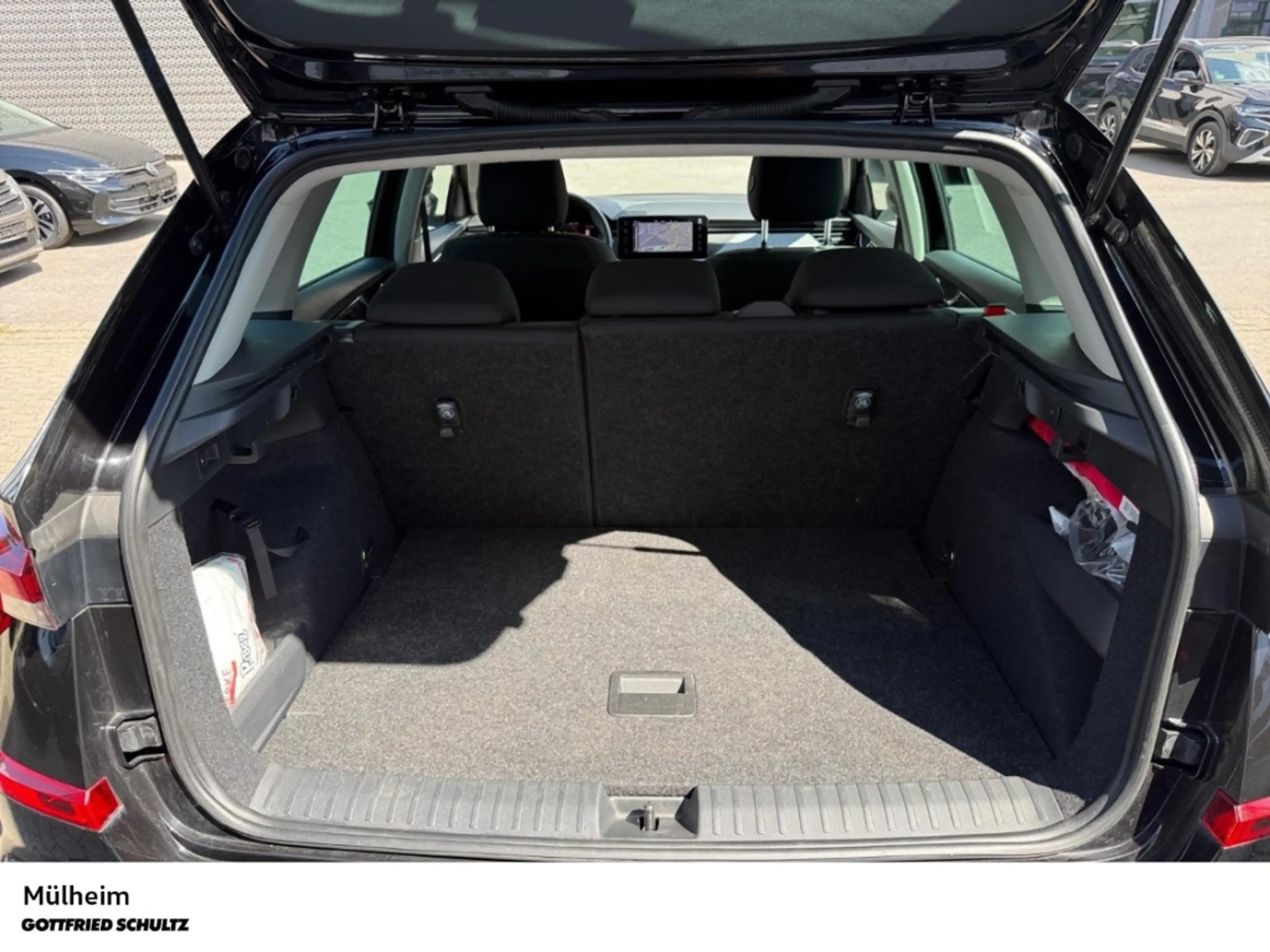 Skoda Kamiq Tour 1.0 TSI DSG Matrix Navi Kamera — photo 8