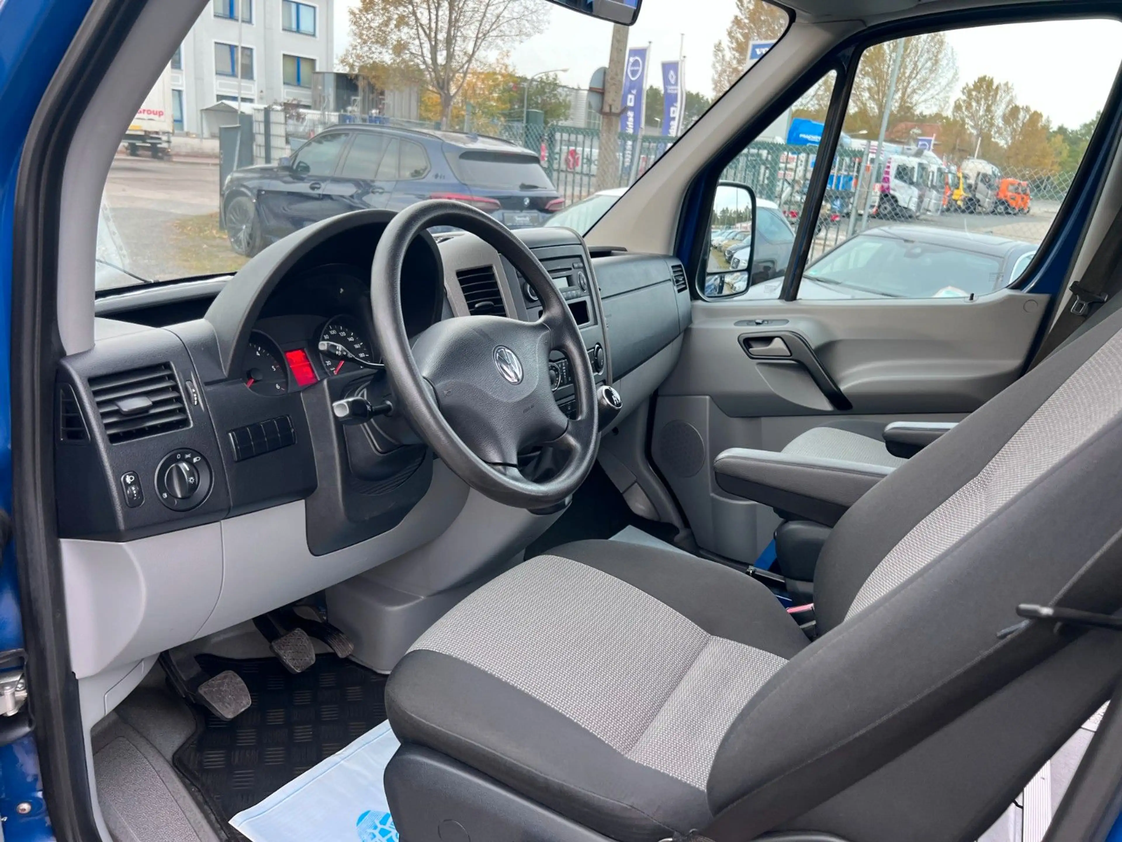 Volkswagen Crafter Kombi 35 9-Sitzer SHZ AHK Klima Tempomt — photo 8