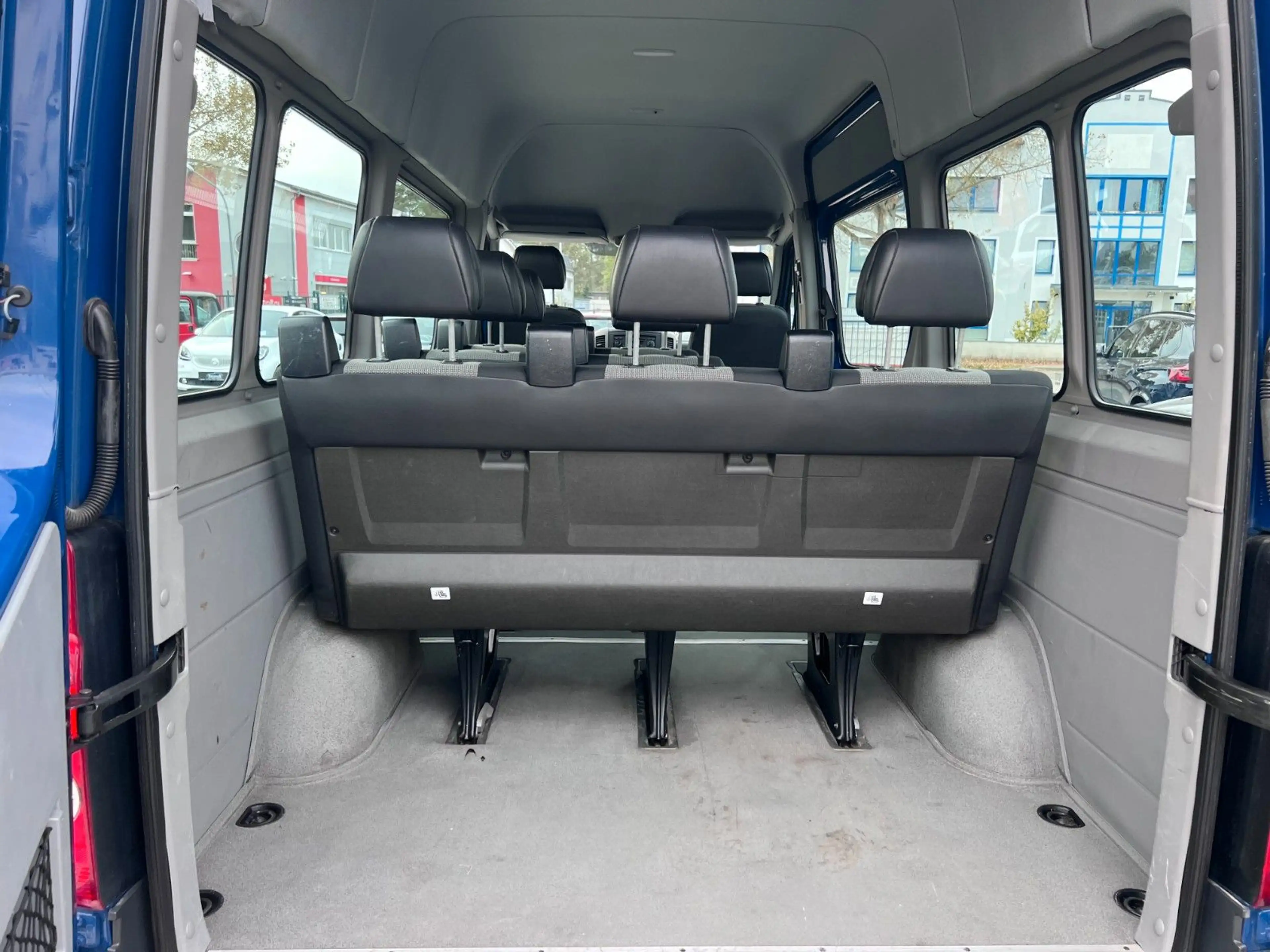 Volkswagen Crafter Kombi 35 9-Sitzer SHZ AHK Klima Tempomt — photo 12