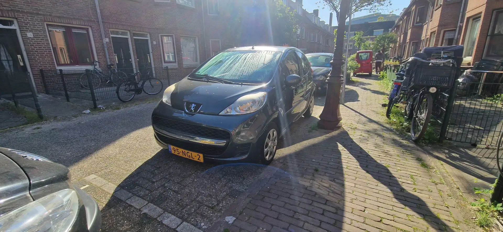 Peugeot 107 Urban Move Grijs - 1