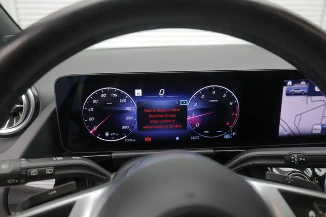 Mercedes-Benz GLA снимка Mercedes-Benz GLA