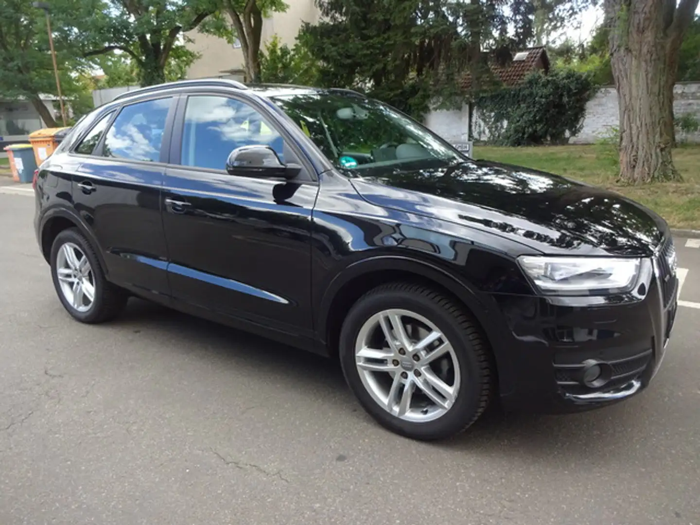 Audi Q3 2.0 TFSI quattro Schwarz - 1