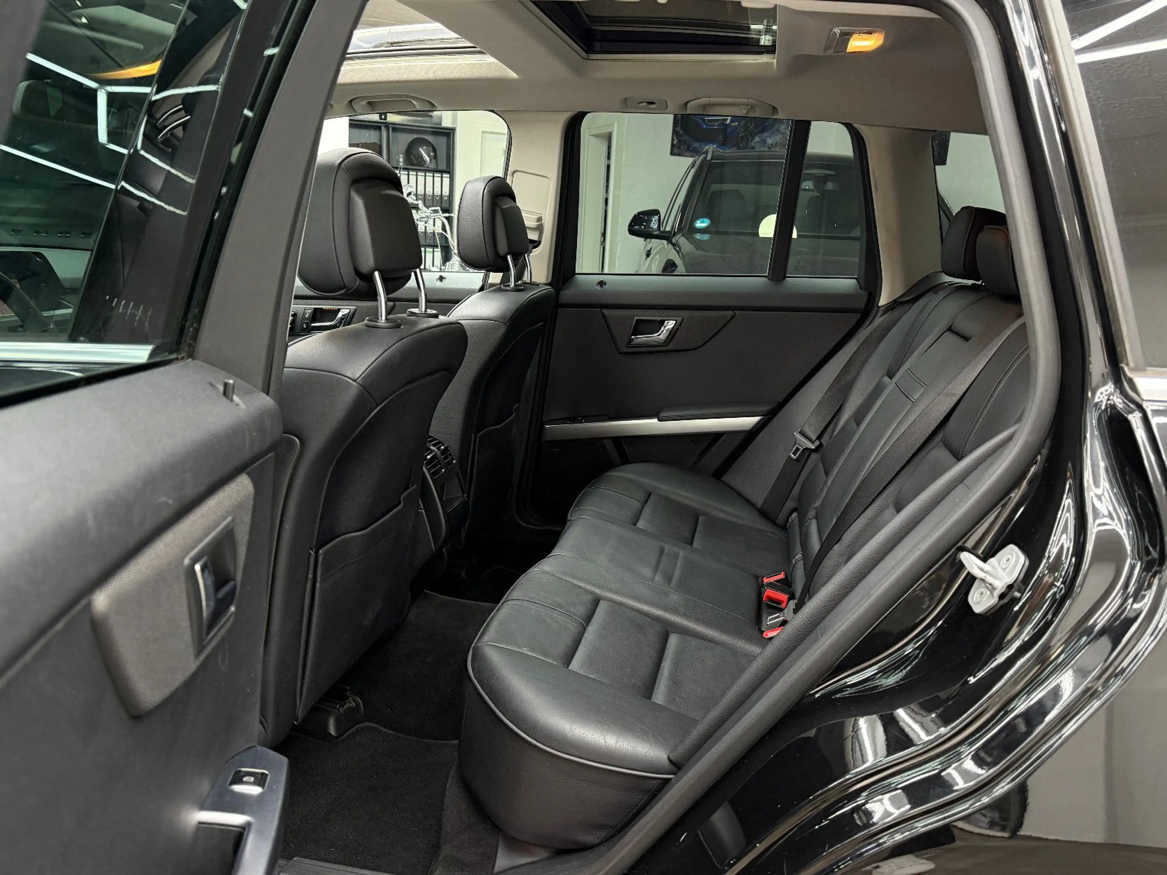 Mercedes-Benz GLK 220 CDI 4Matic AMG-Line Keyless Pano Xenon — photo 12
