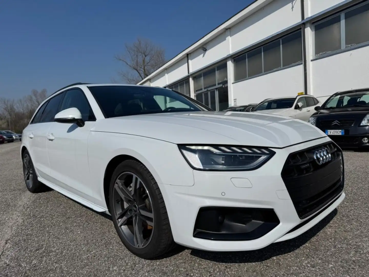 Audi A4 Avant 40 TDI quattro S tronic S line edition Blanco - 2