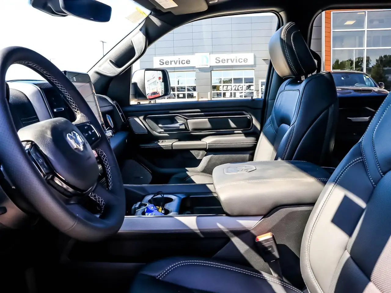 RAM 1500 снимка RAM 1500
