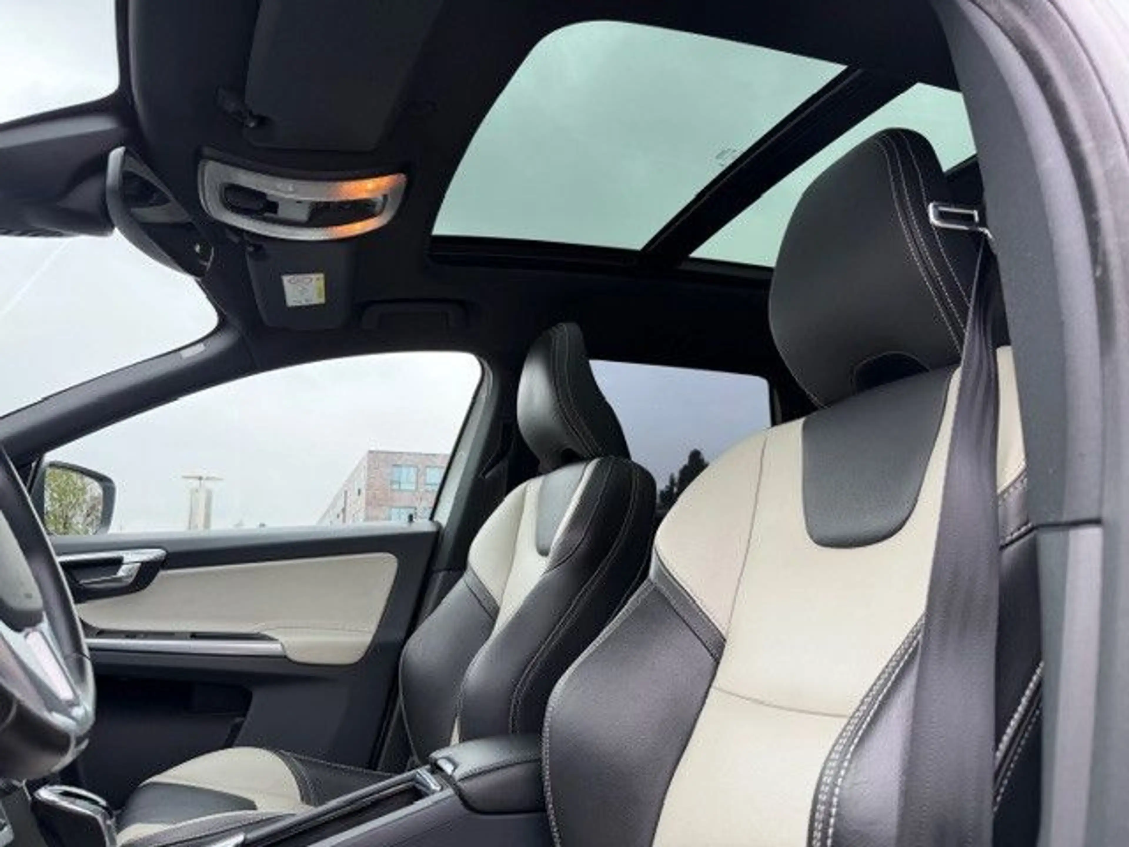 Volvo XC60 Summum 2WD — photo 13