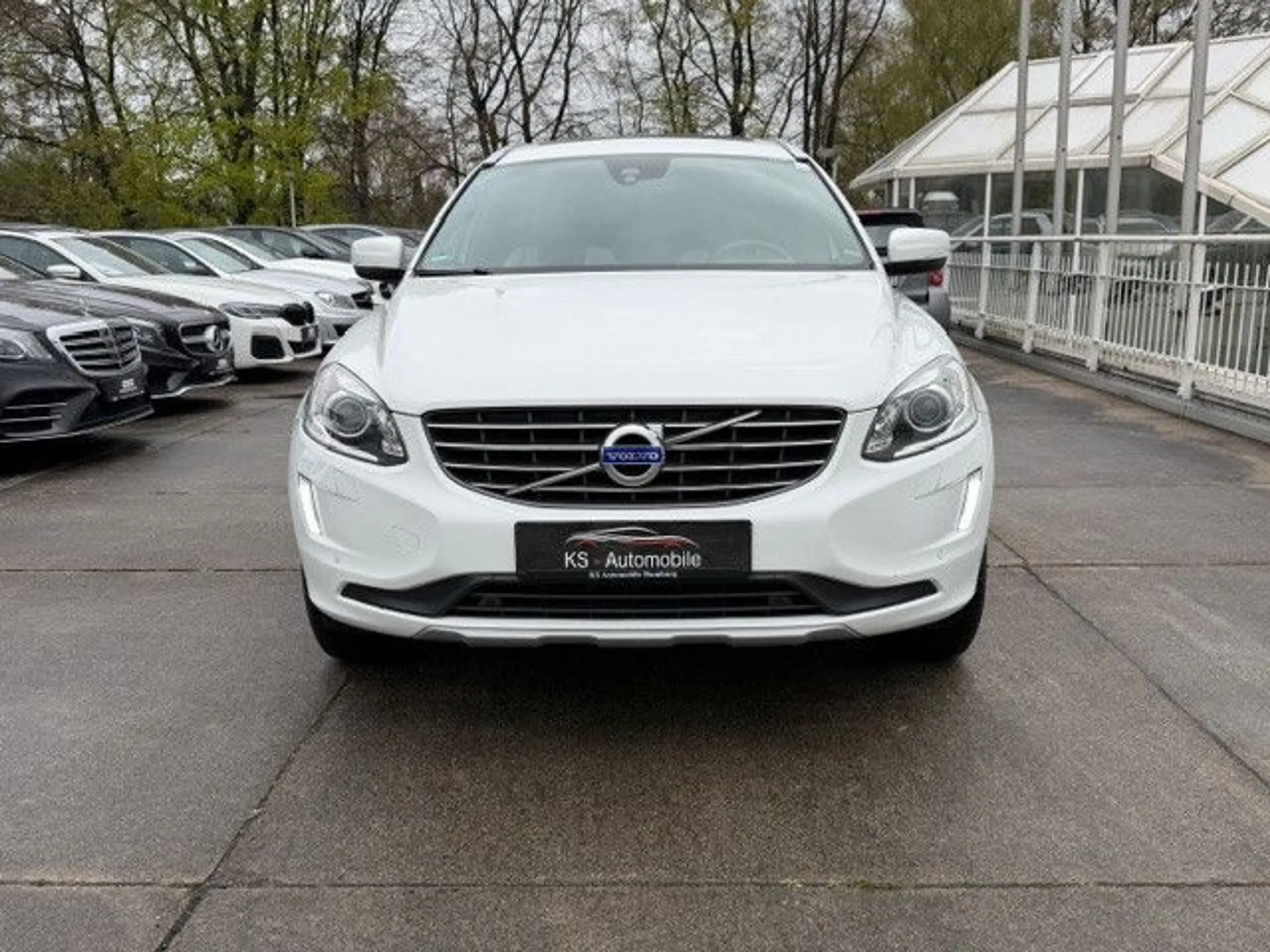 Volvo XC60 Summum 2WD — photo 2