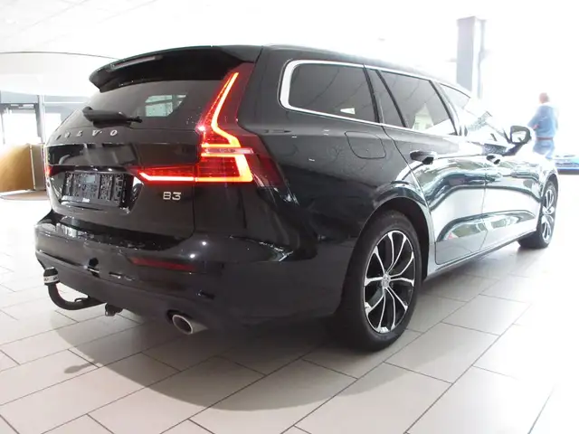 Volvo V60 view 4