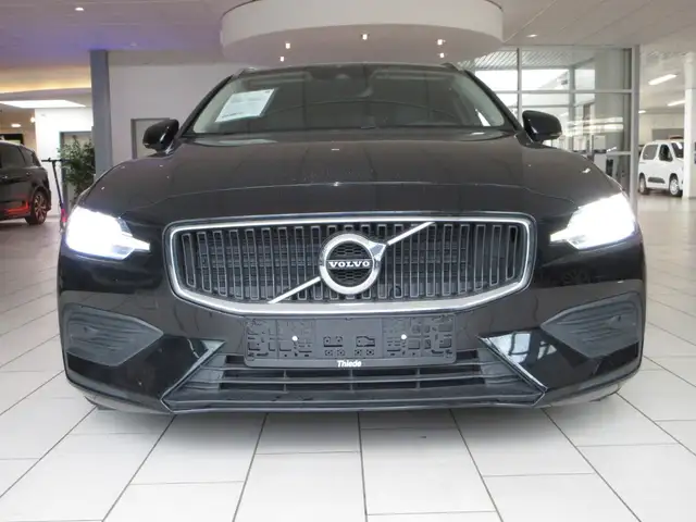 Volvo V60 view 2