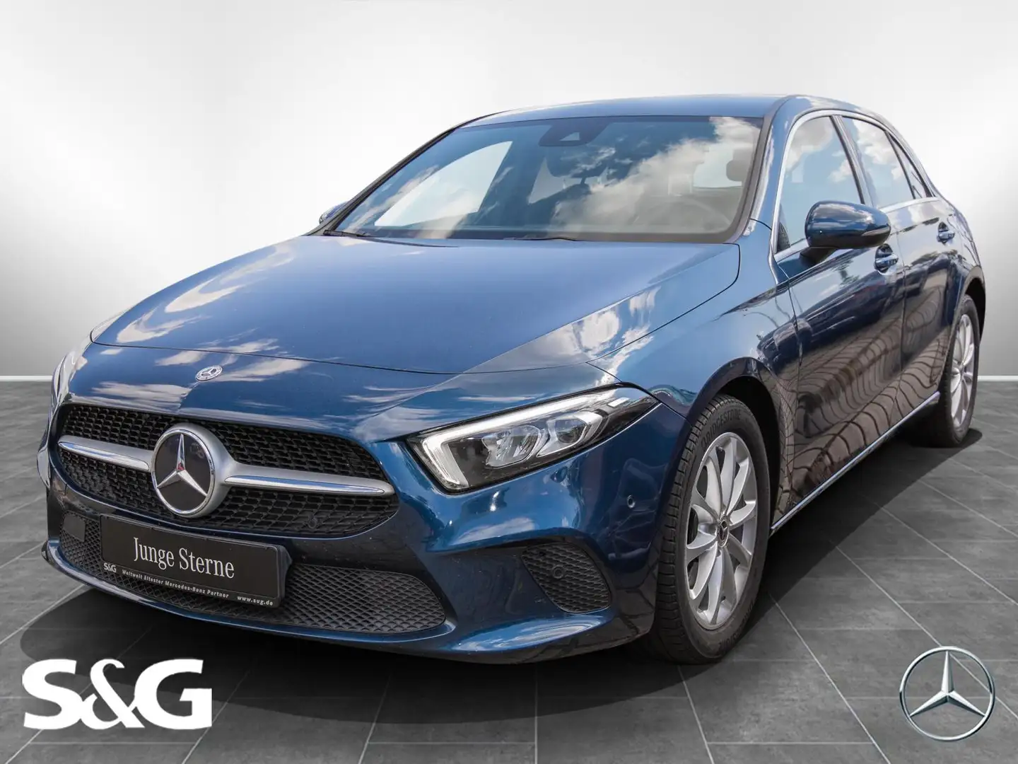 Mercedes-Benz A 180 d Kompaktlimousine progressive RüKam+LED Modrá - 1