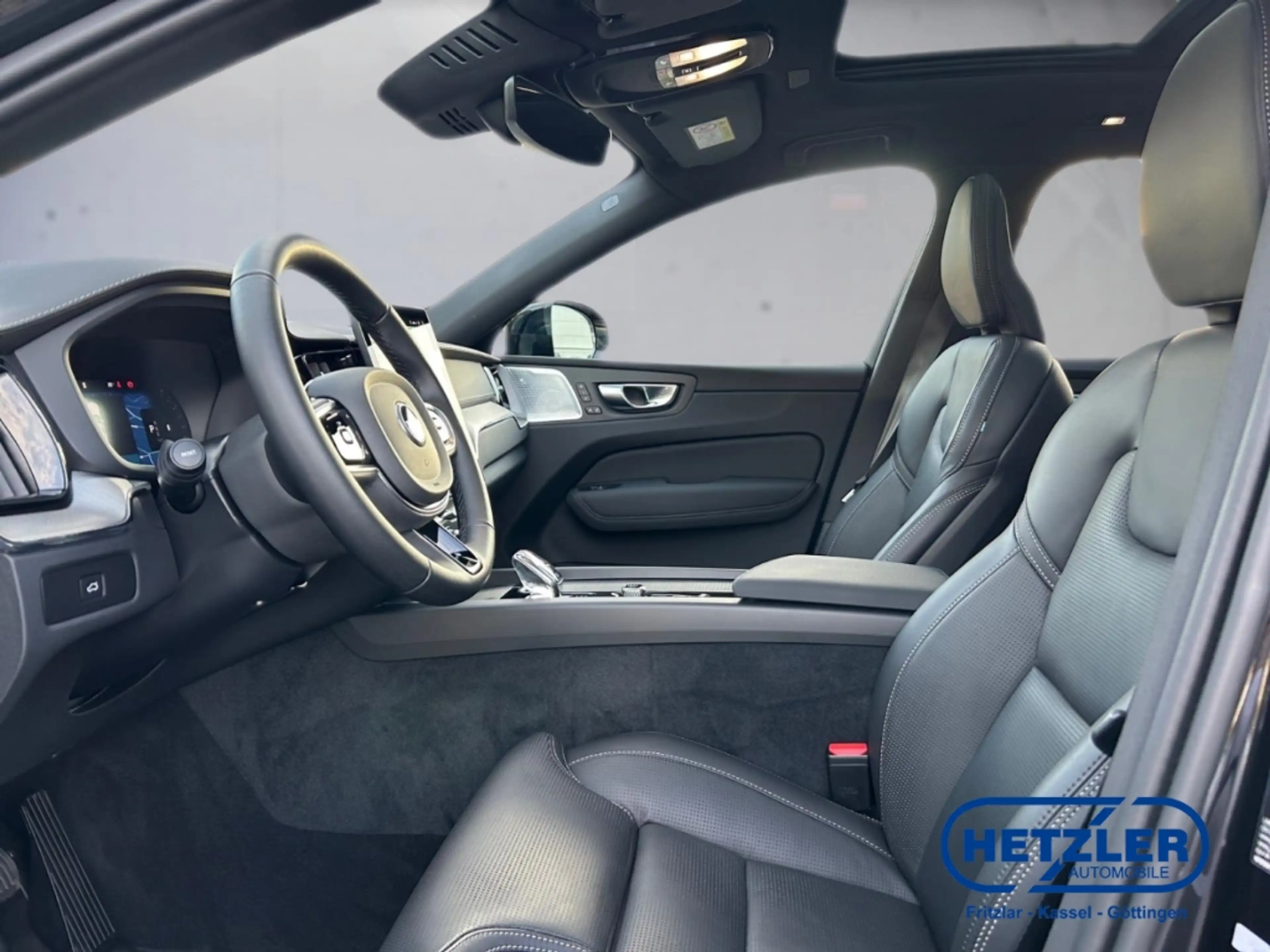 Volvo XC60 B5 Ultra Black Edition AWD AD AHK Digitales Cockpi — photo 7