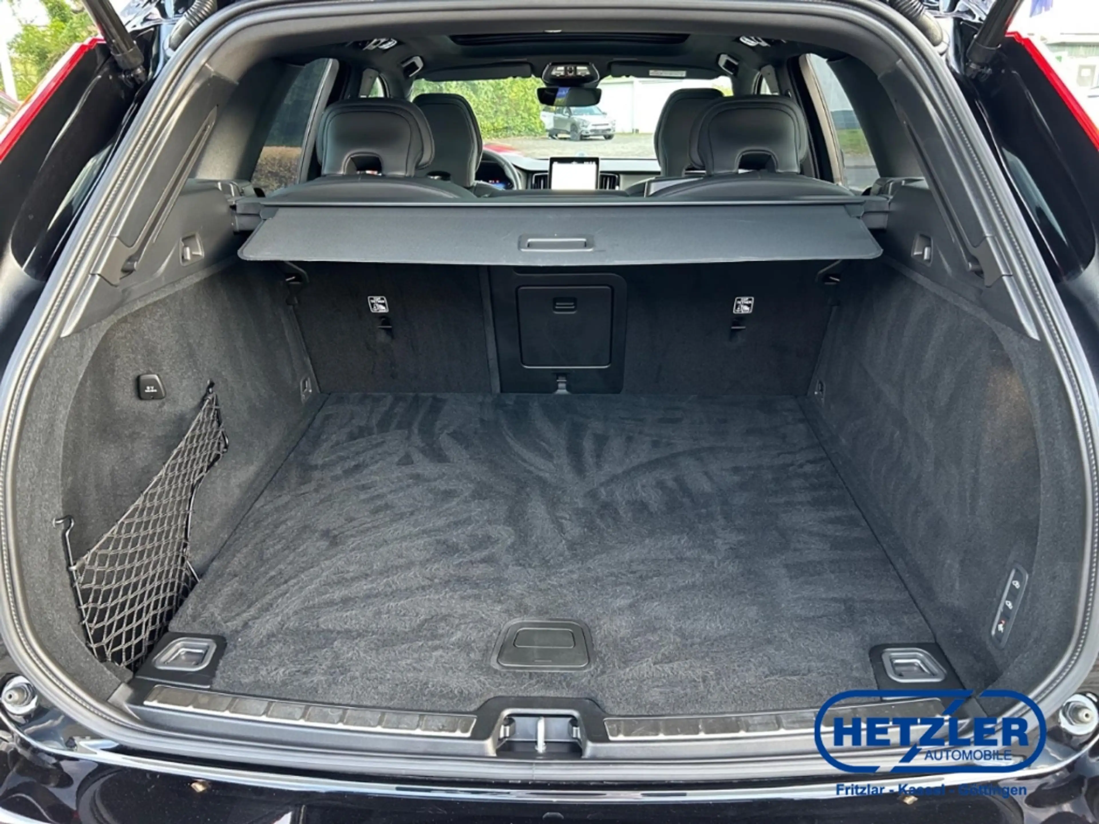 Volvo XC60 B5 Ultra Black Edition AWD AD AHK Digitales Cockpi — photo 12