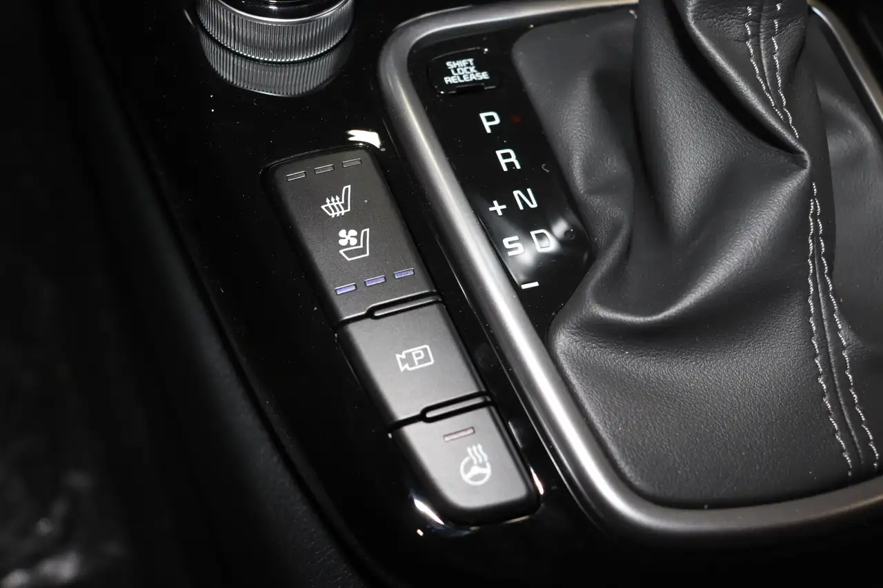 Kia Seltos снимка Kia Seltos