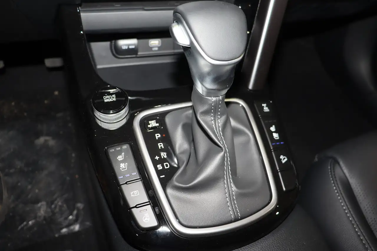 Kia Seltos снимка Kia Seltos