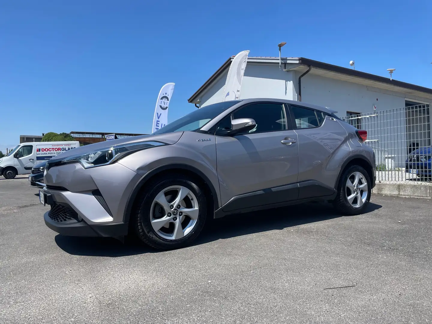 Toyota C-HR C-HR I 2016 1.8h Active 2wd e-cvt Garanzia Madre! Argento - 1