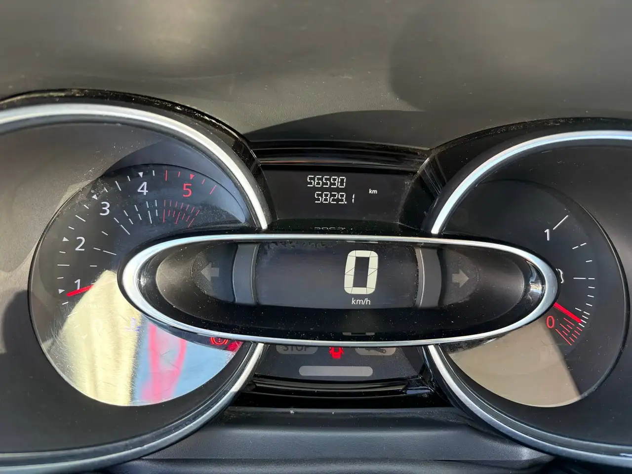 Renault Clio Citadine 3 portes — photo 12