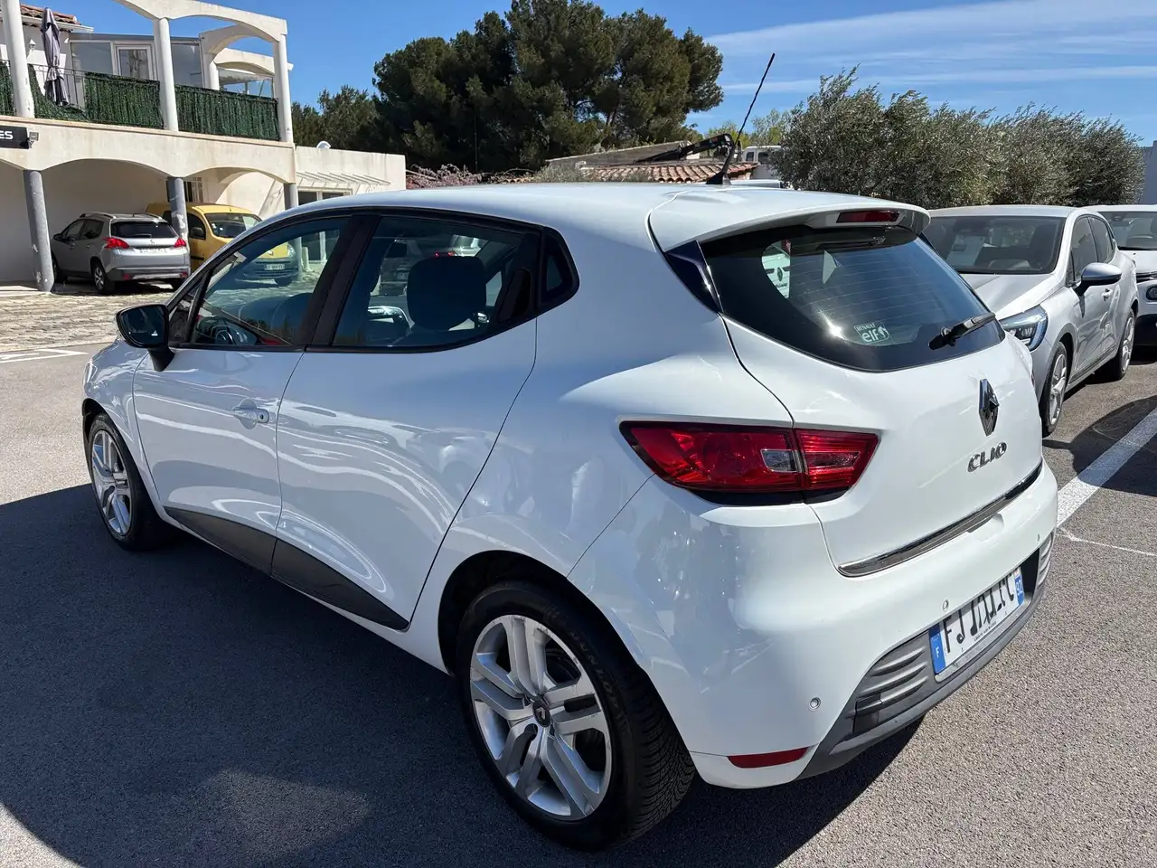 Renault Clio Citadine 3 portes — photo 4