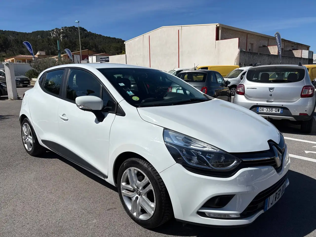 Renault Clio Citadine 3 portes — photo 2